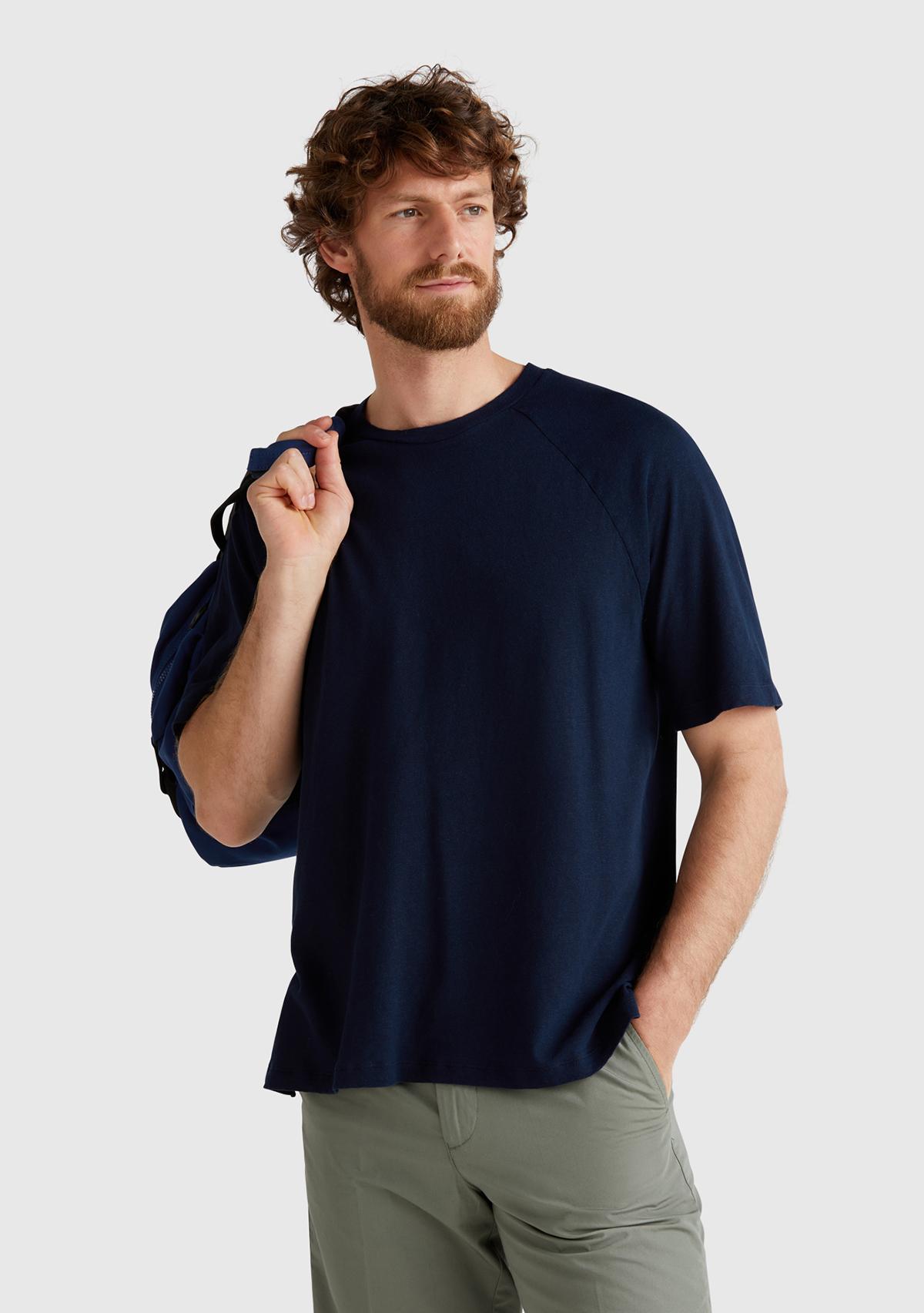 Erkek Lacivert Pamuk ve Keten Karışımlı Reglan Kol Relax Fit T-Shirt