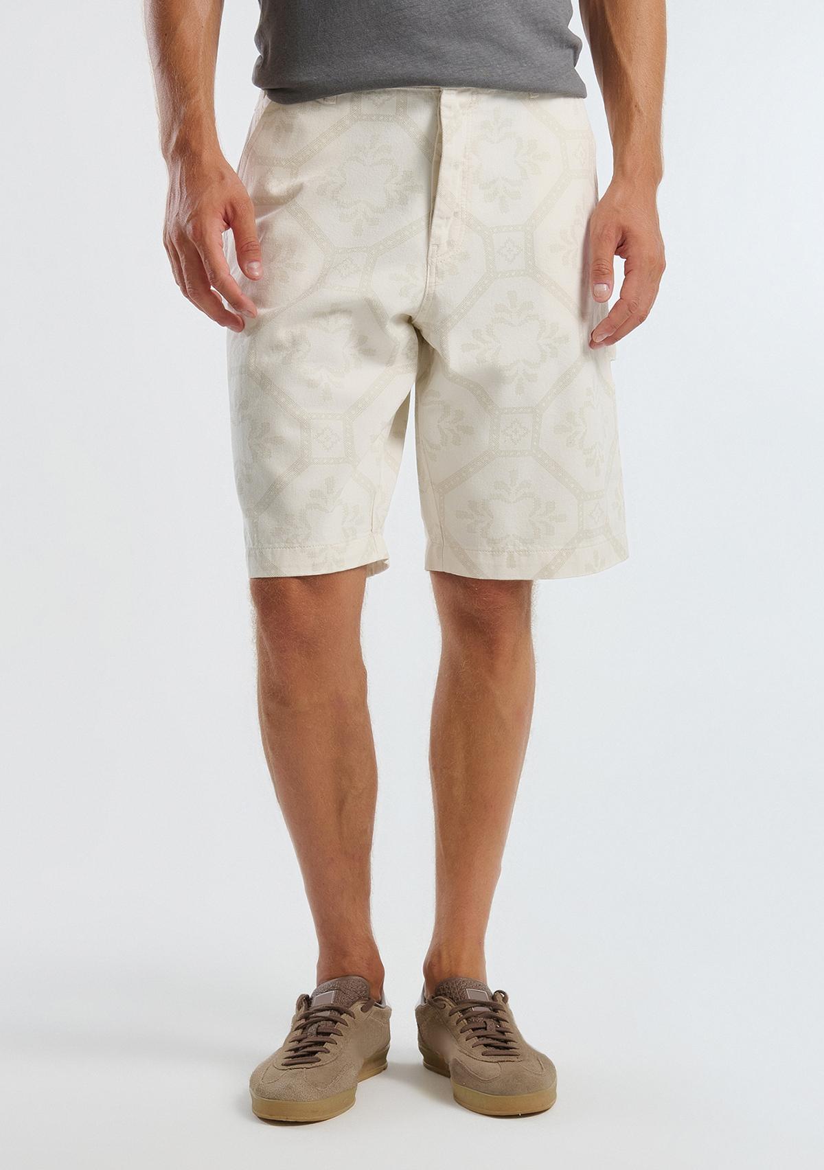Erkek Beyaz %100 Koton Desenli Regular Fit Bermuda Şort