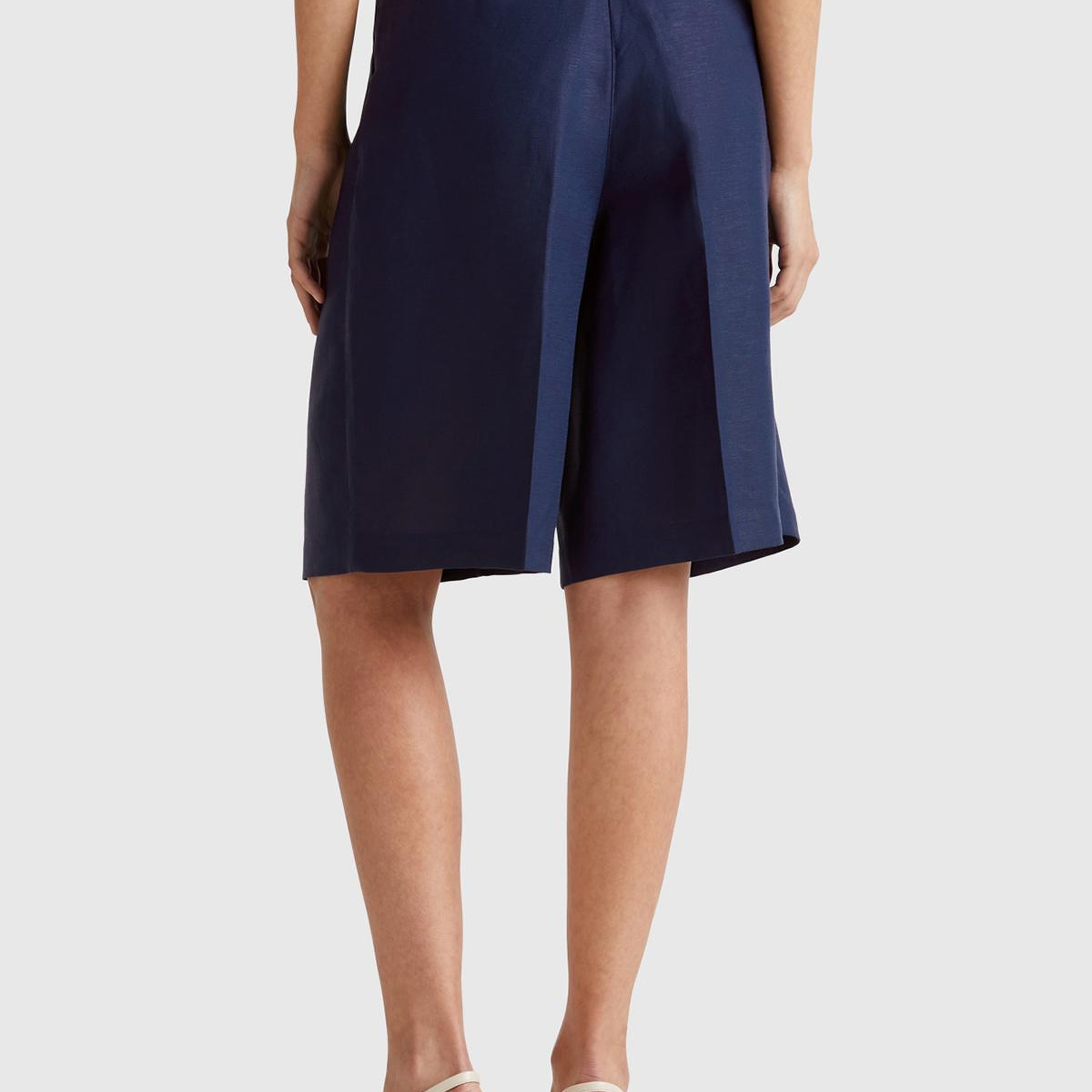 Kadın Lacivert Keten Karışımlı Diz Üstü Bermuda Şort