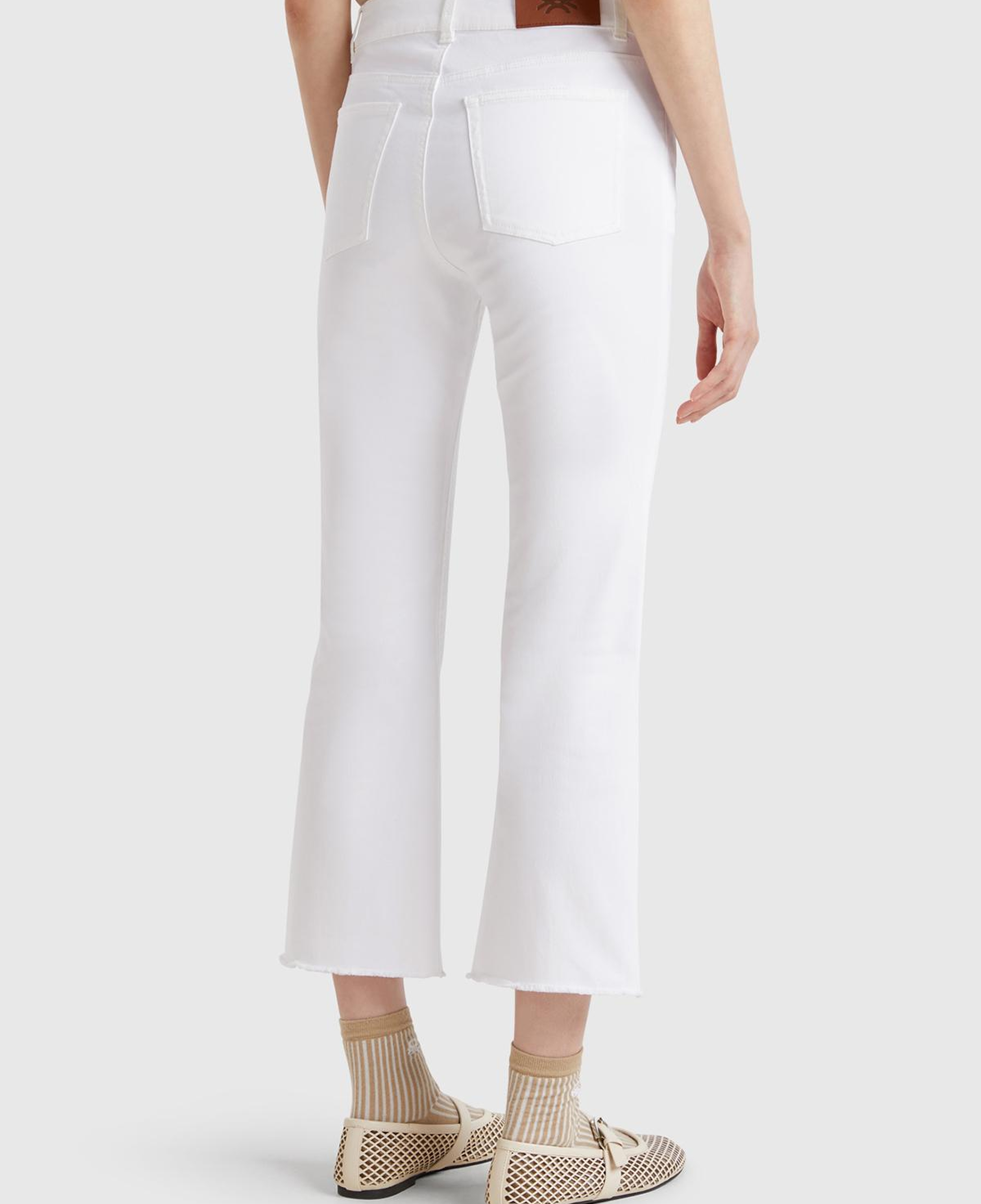 Kadın Beyaz 5 Cepli Kısa Paça Denim Pantolon