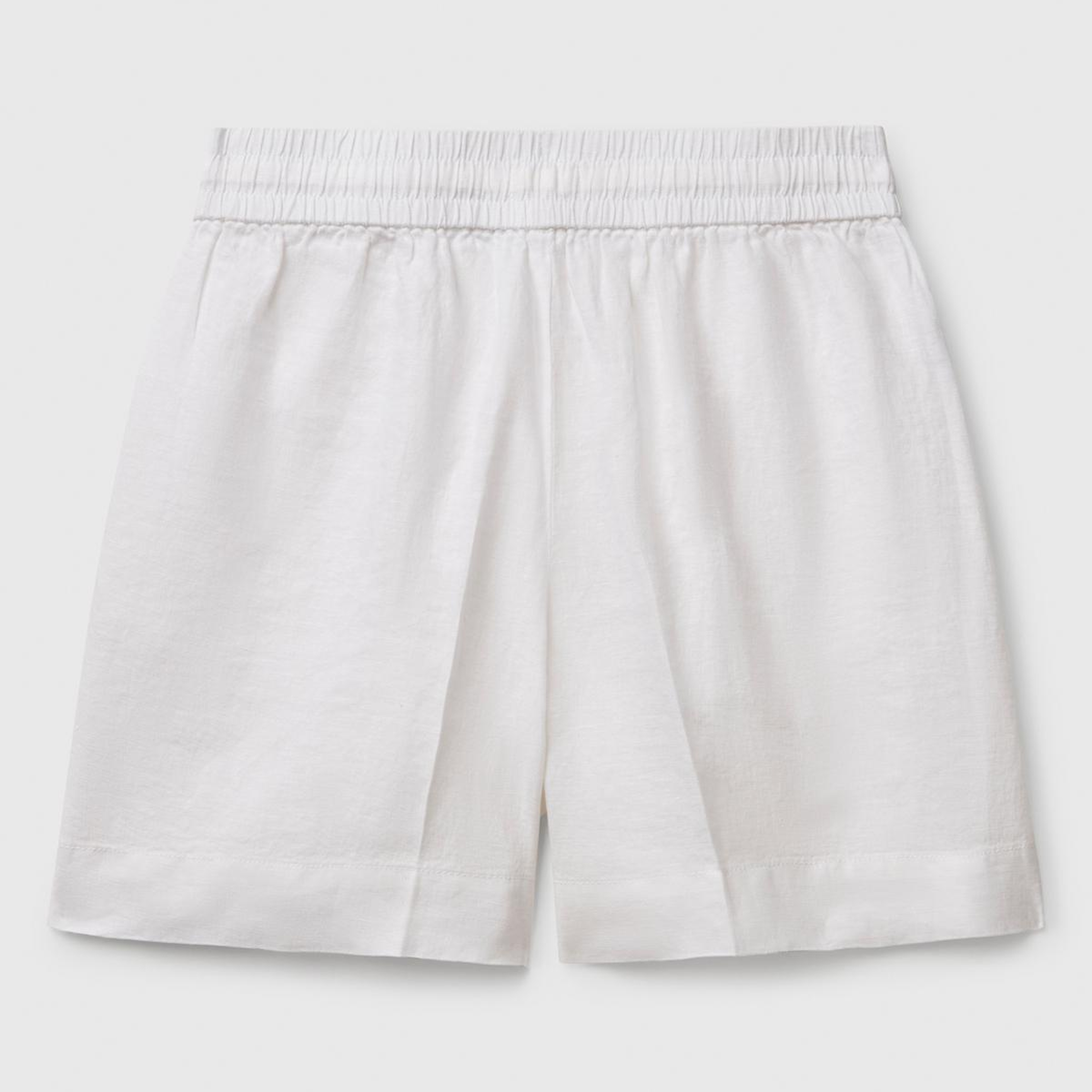 Kadın Beyaz %100 Keten Büzgü İpli Cepli Bermuda Şort