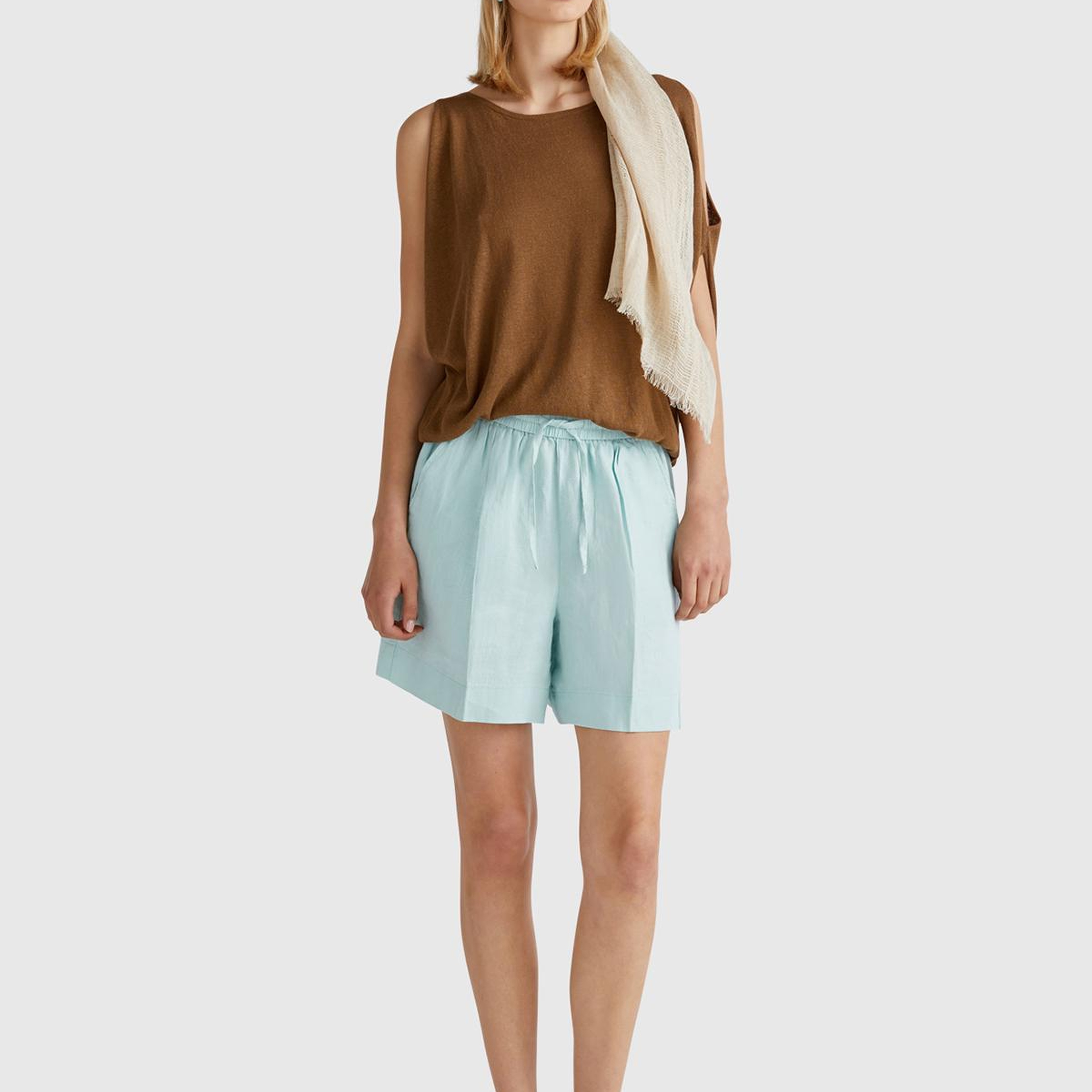 Kadın Su Yeşili %100 Keten Büzgü İpli Cepli Bermuda Şort