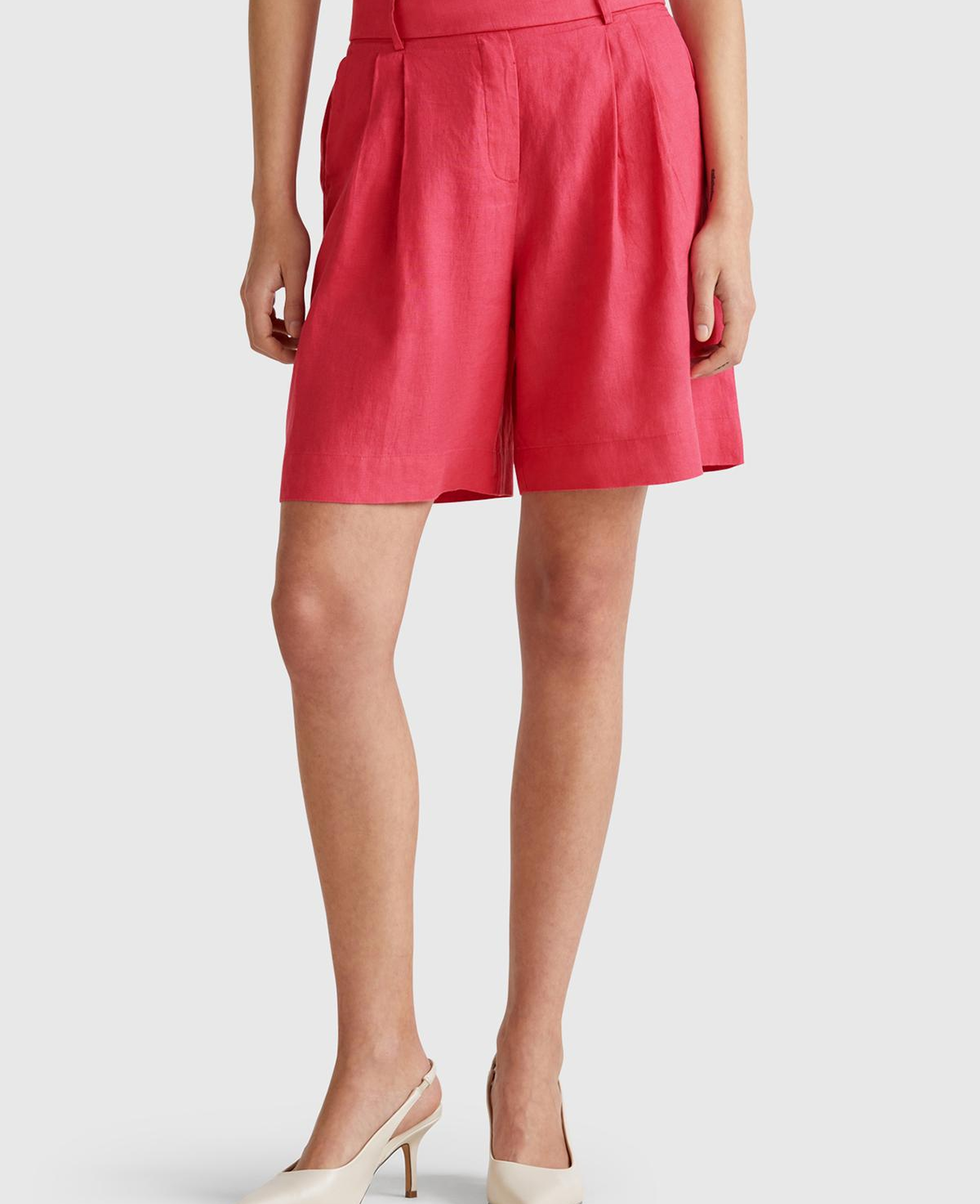 Kadın Fuşya %100 Keten Arka Beli Lastikli Pileli Relax Fit Bermuda Şort