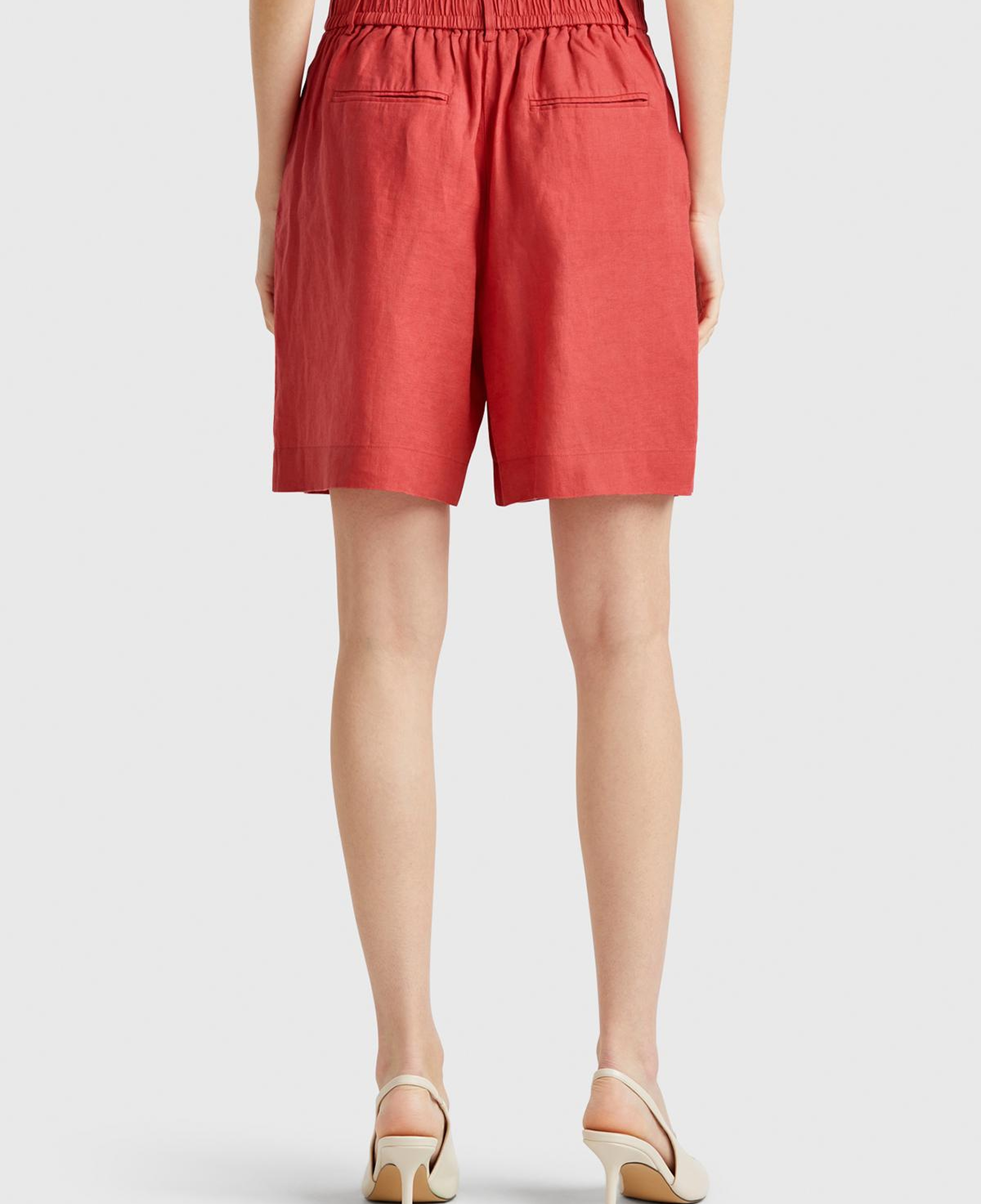 Kadın Mercan %100 Keten Arka Beli Lastikli Pileli Relax Fit Bermuda Şort