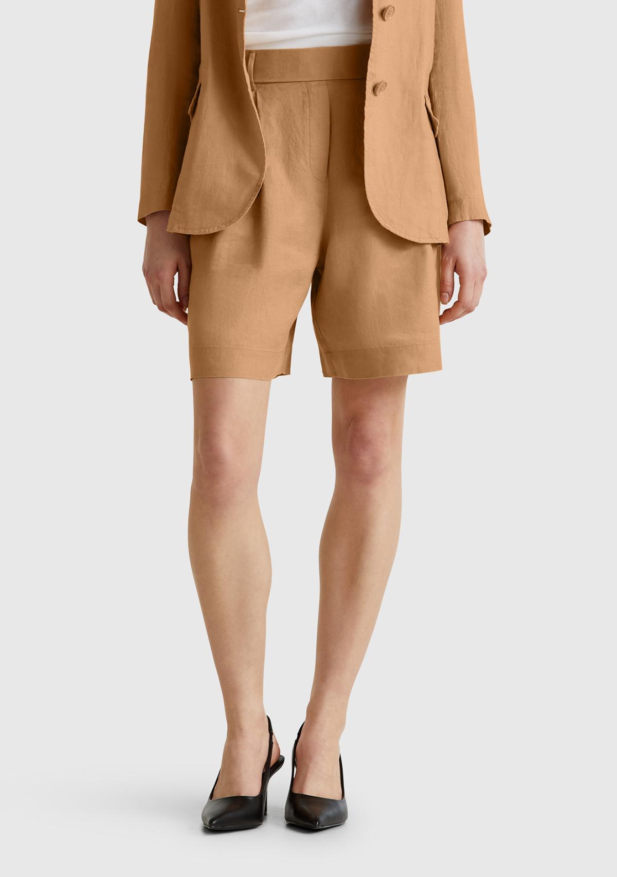 Kadın Bej %100 Keten Arka Beli Lastikli Pileli Relax Fit Bermuda Şort