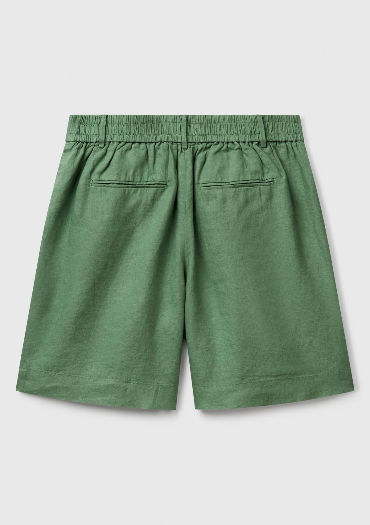 Kadın Açık Yeşil %100 Keten Arka Beli Lastikli Pileli Relax Fit Bermuda Şort