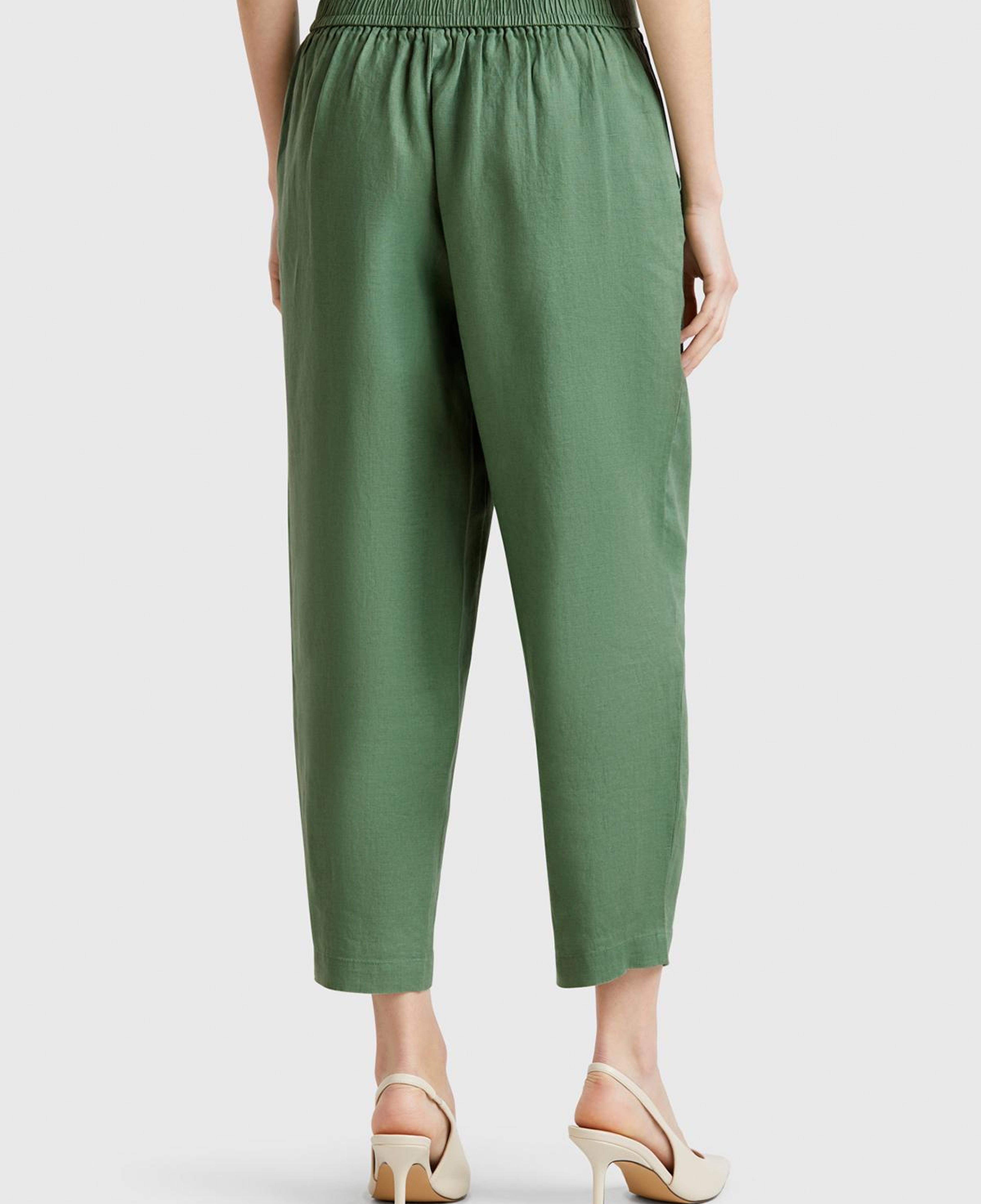 Kadın Açık Yeşil %100 Keten Arka Beli Lastikli Paçası Dar Relax Fit Pantolon