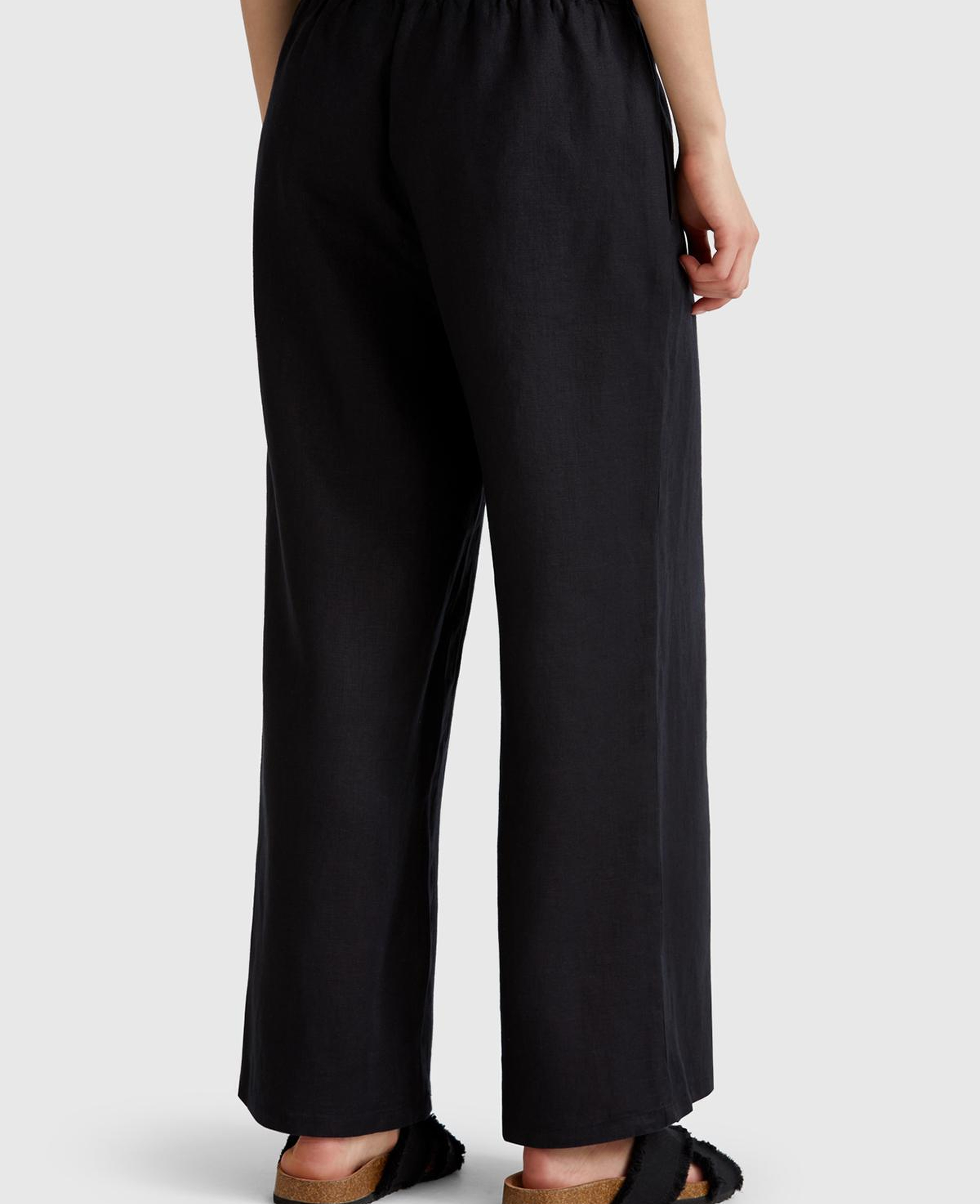 Kadın Siyah %100 Keten Beli Lastikli Bol Kısa Paça Pantolon