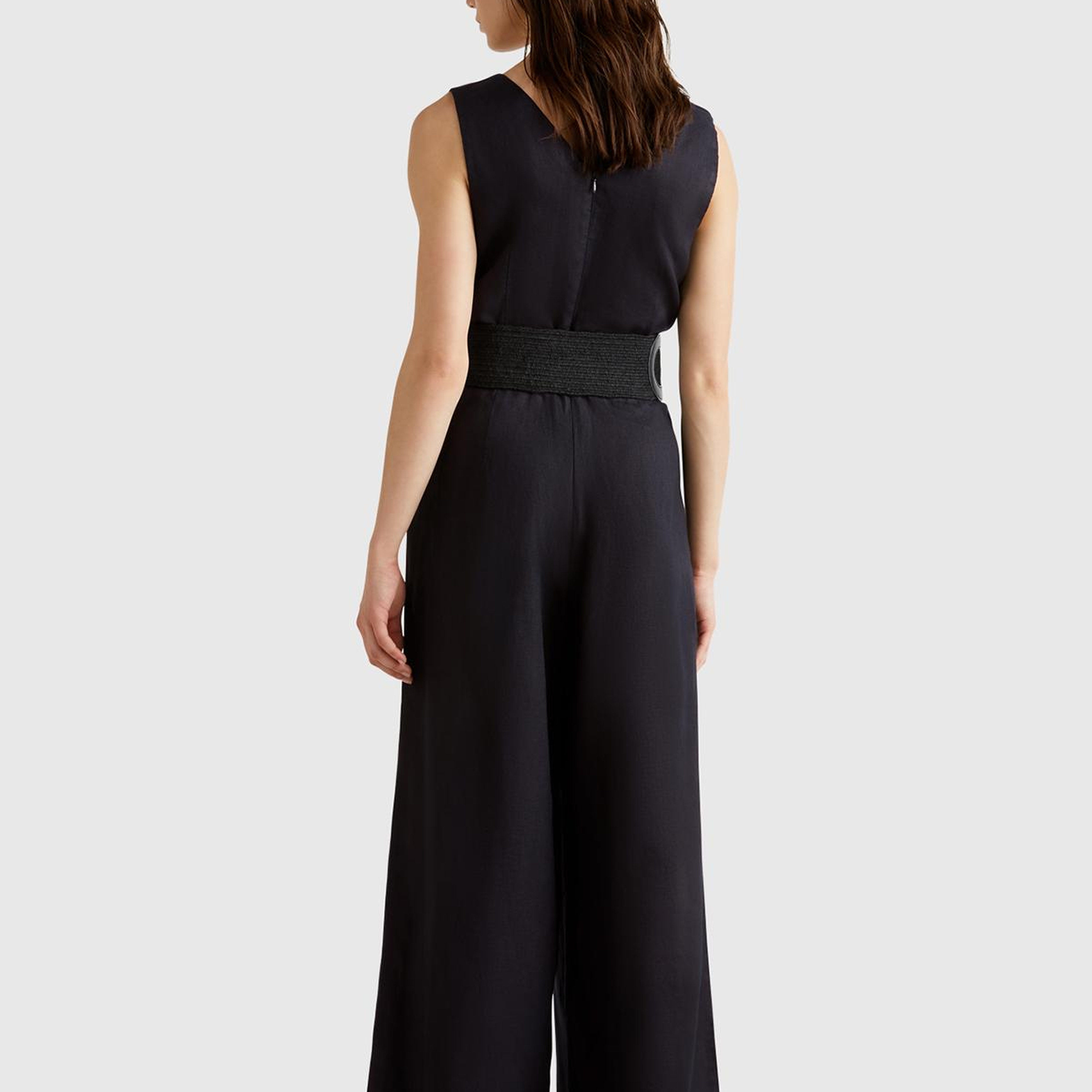 Kadın Siyah %100 Keten Kuşaklı Bedeni Oturan Wide Leg V Yaka Tulum