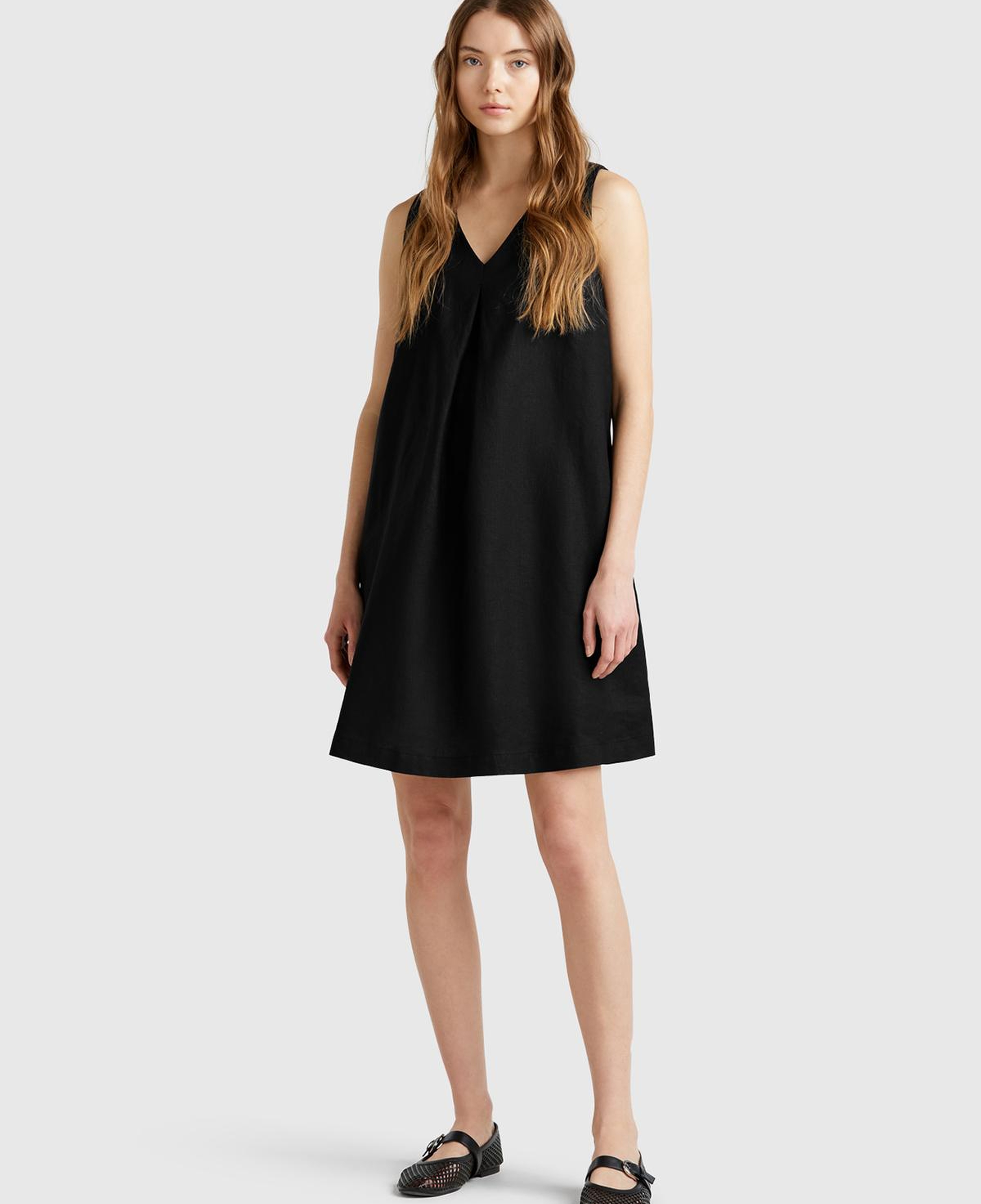 Kadın Siyah %100 Keten Yanı Fermuarlı A Kesim V Yaka Kısa Elbise