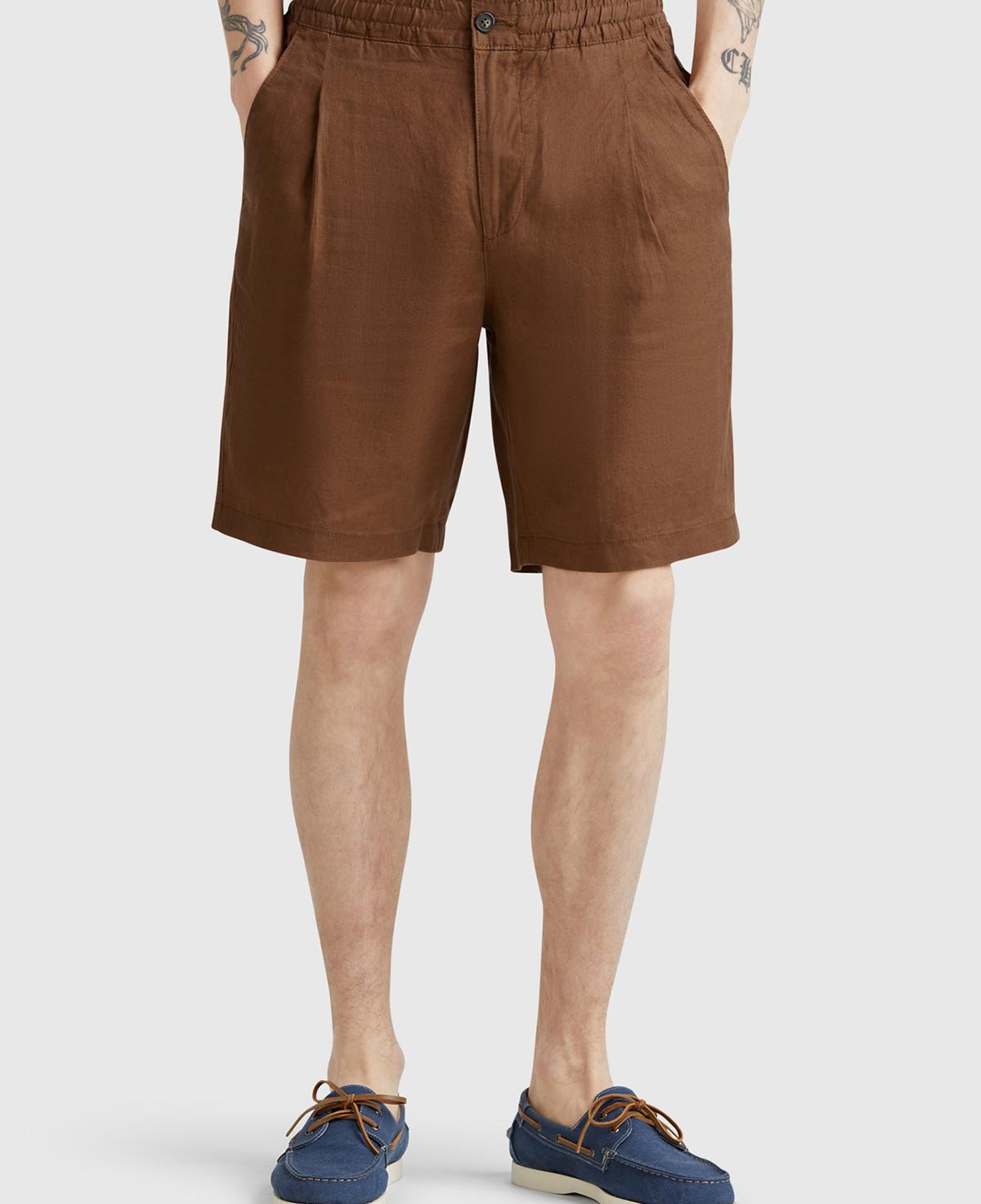 Erkek Kahverengi %100 Keten Büzgü İpli Düğmeli Pile Detaylı Bermuda Şort