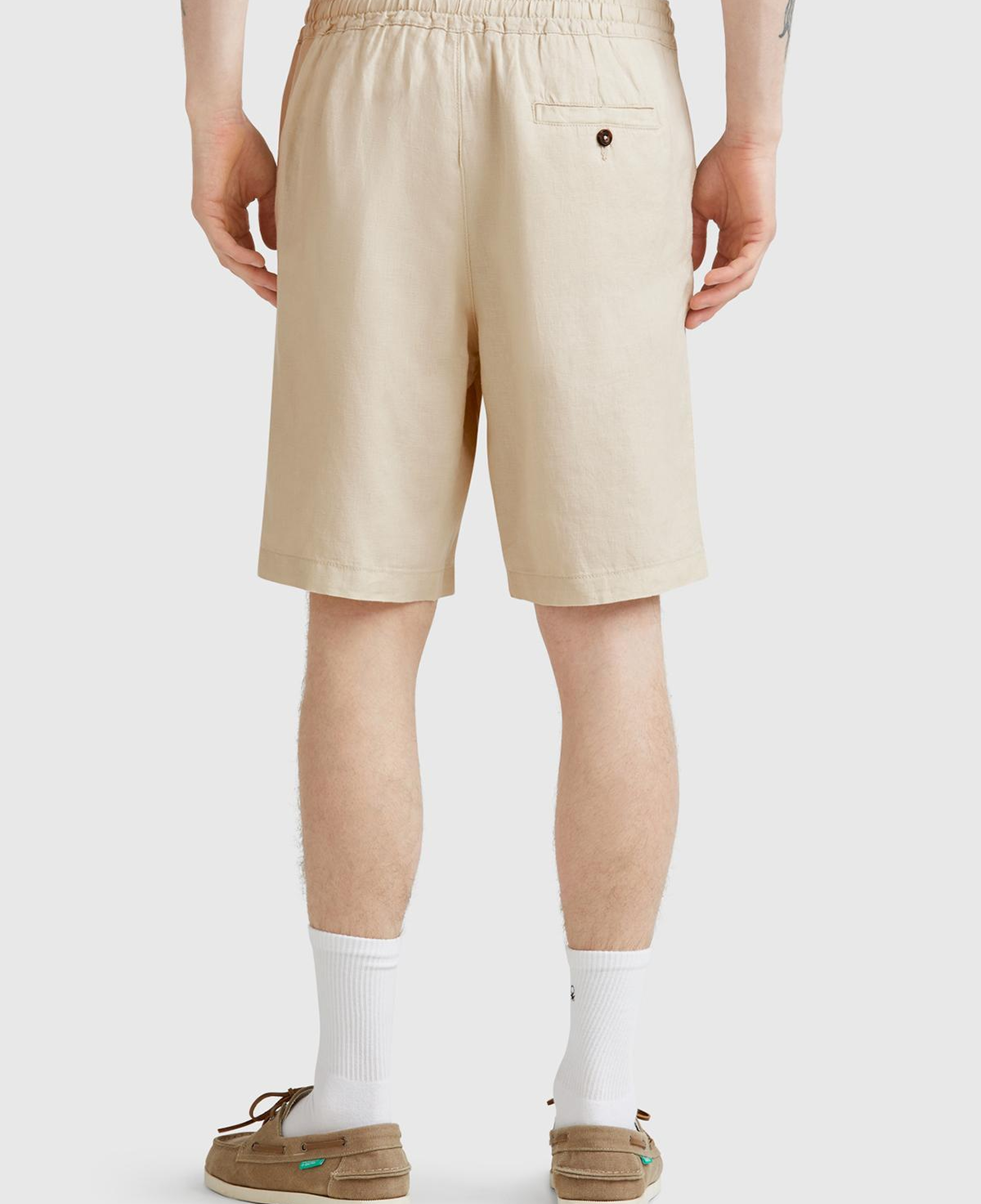 Erkek Taş Rengi %100 Keten Büzgü İpli Düğmeli Pile Detaylı Bermuda Şort