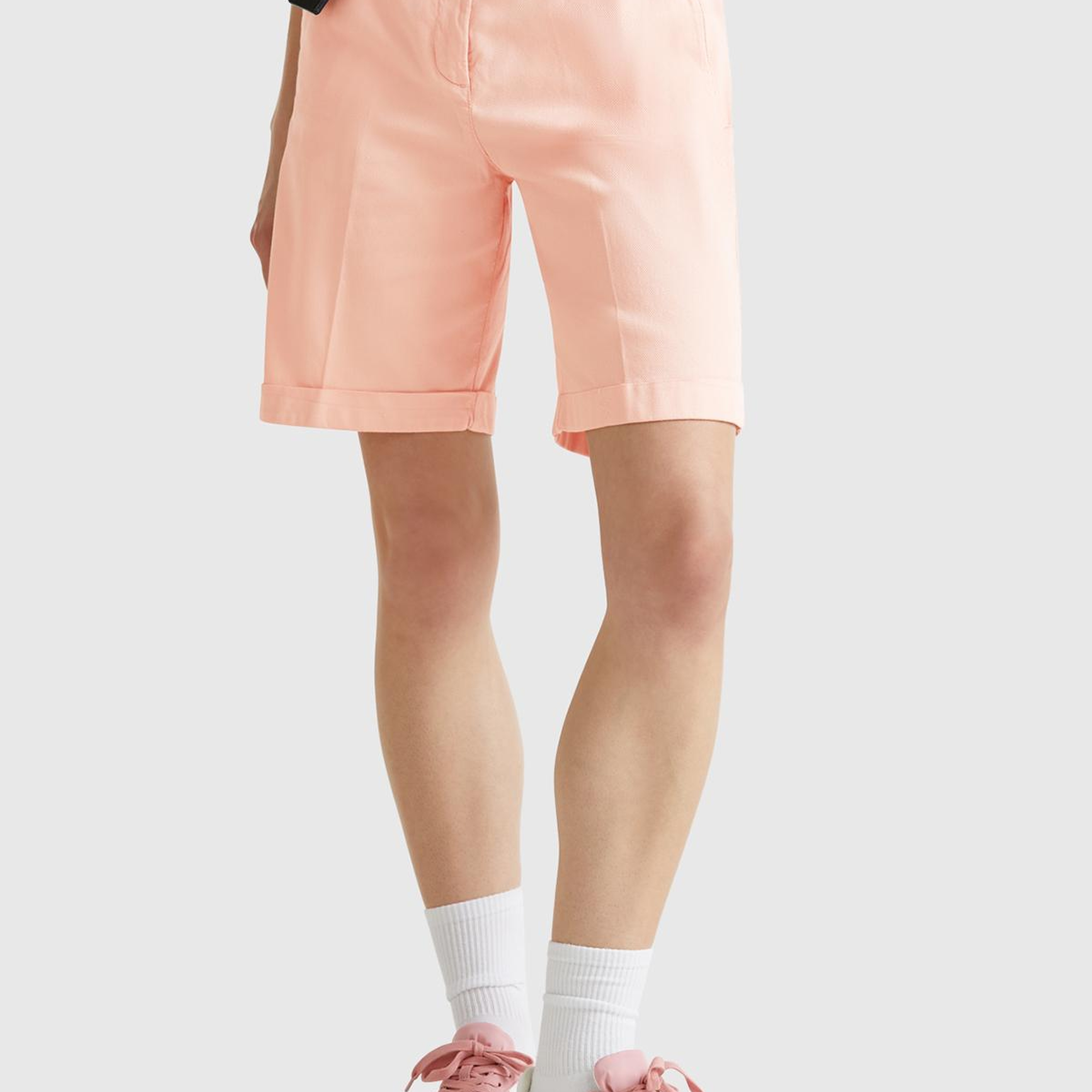 Kadın Pembe Pamuk Karışımlı Önü Düğmeli Regular Fit Bermuda Şort