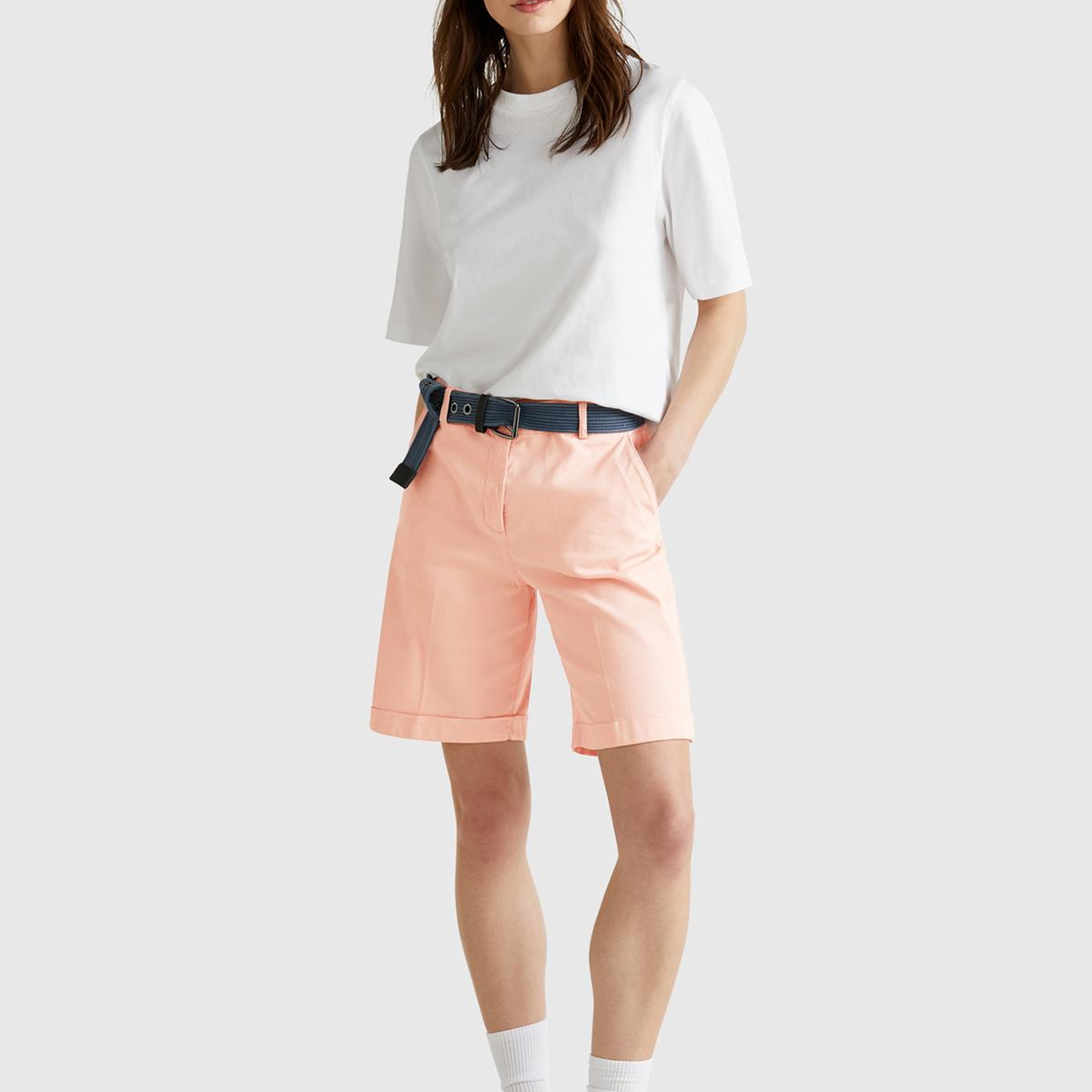 Kadın Pembe Pamuk Karışımlı Önü Düğmeli Regular Fit Bermuda Şort