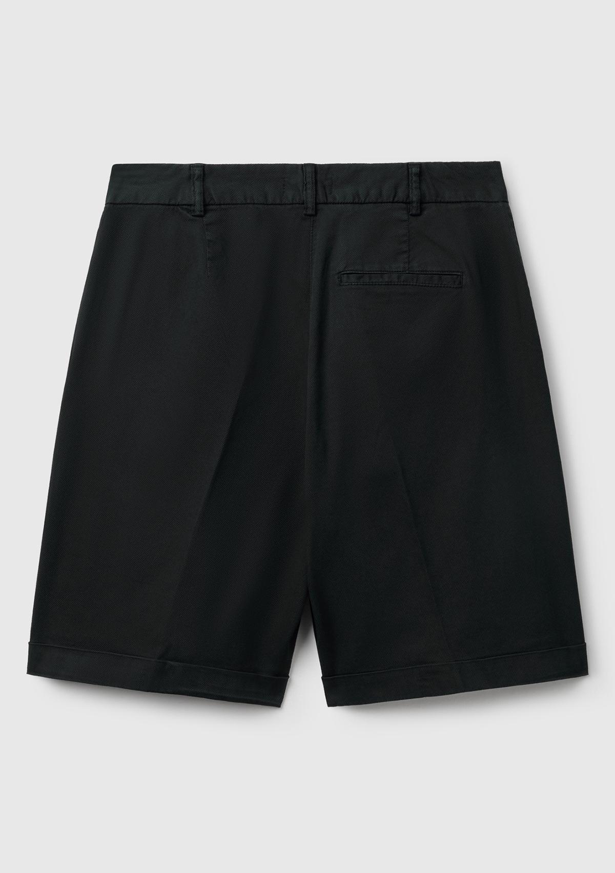 Kadın Siyah Pamuk Karışımlı Önü Düğmeli Regular Fit Bermuda Şort