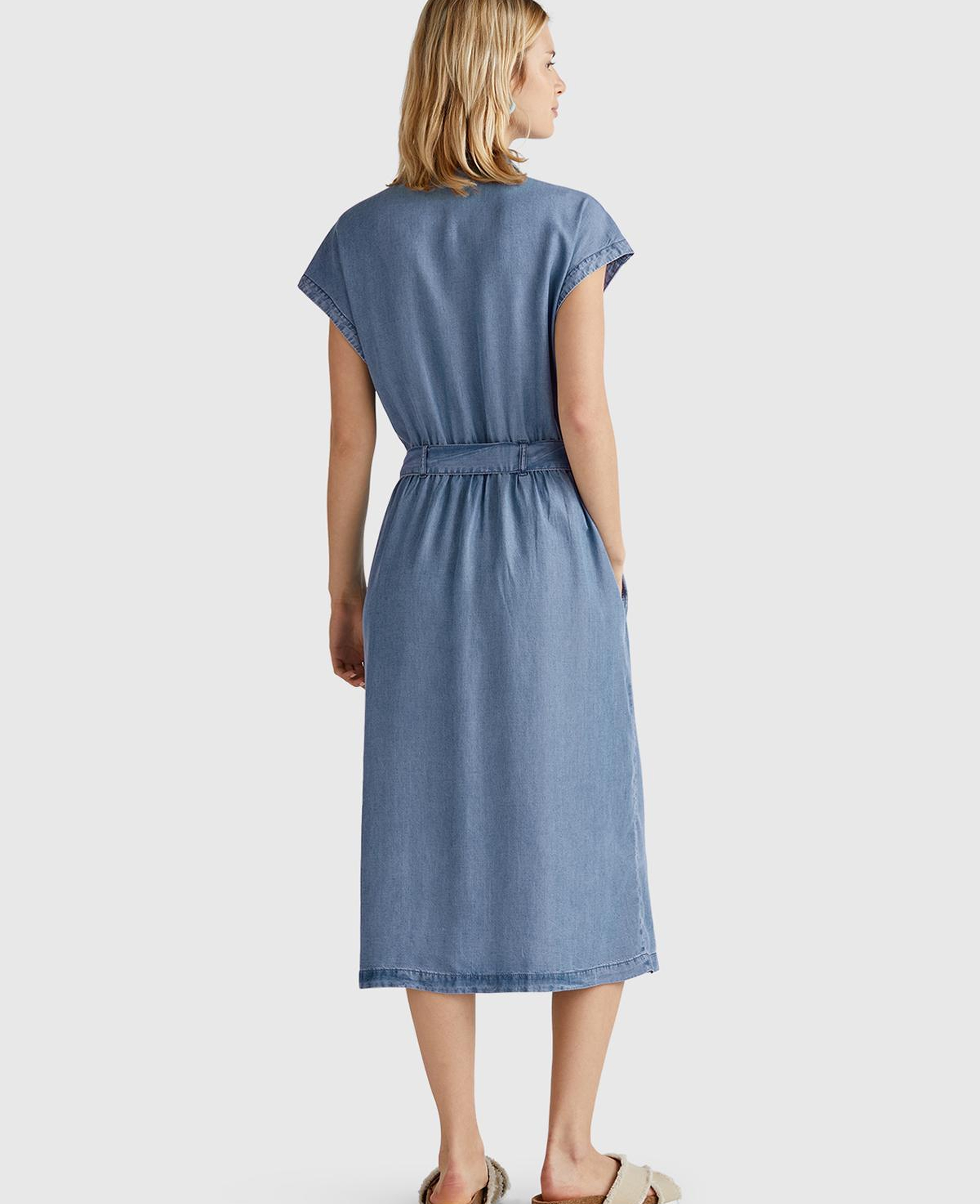 Kadın Açık Mavi %100 Liyosel Polo Yaka Belden Bağlamalı Midi Elbise