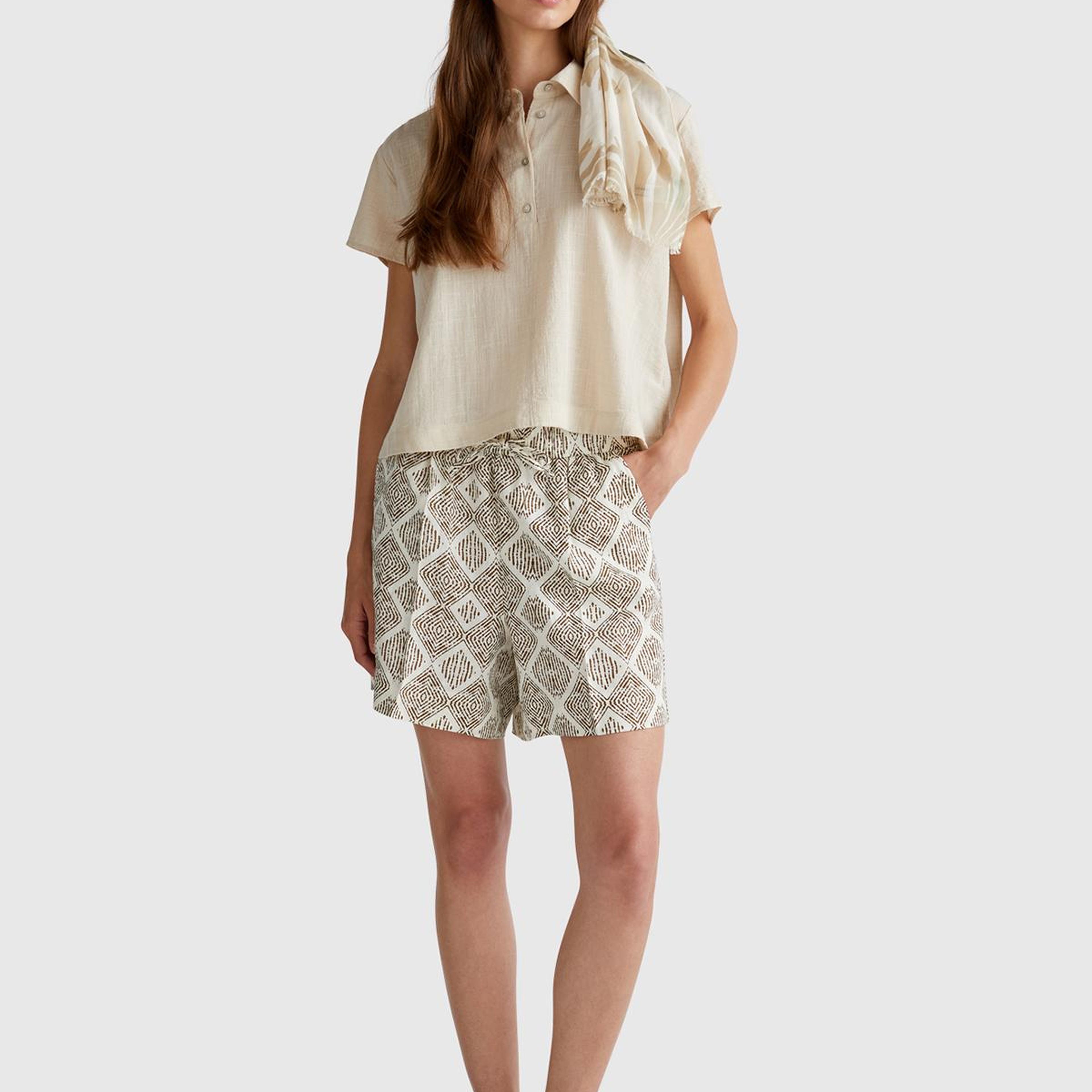 Kadın Beyaz Mix %100 Keten Desenli Beli Lastikli Cepli Şort