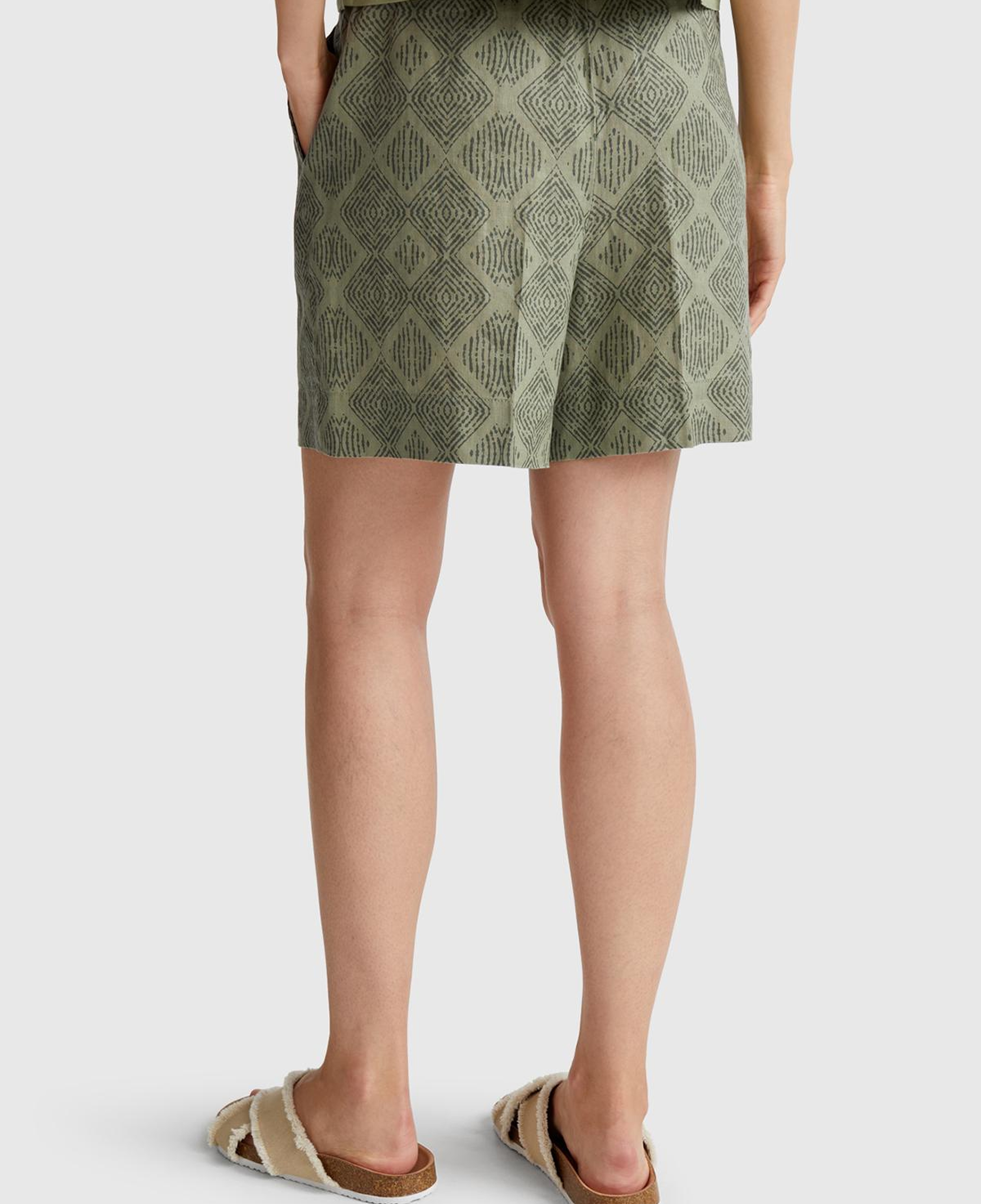 Kadın Haki %100 Keten Desenli Beli Lastikli Cepli Şort