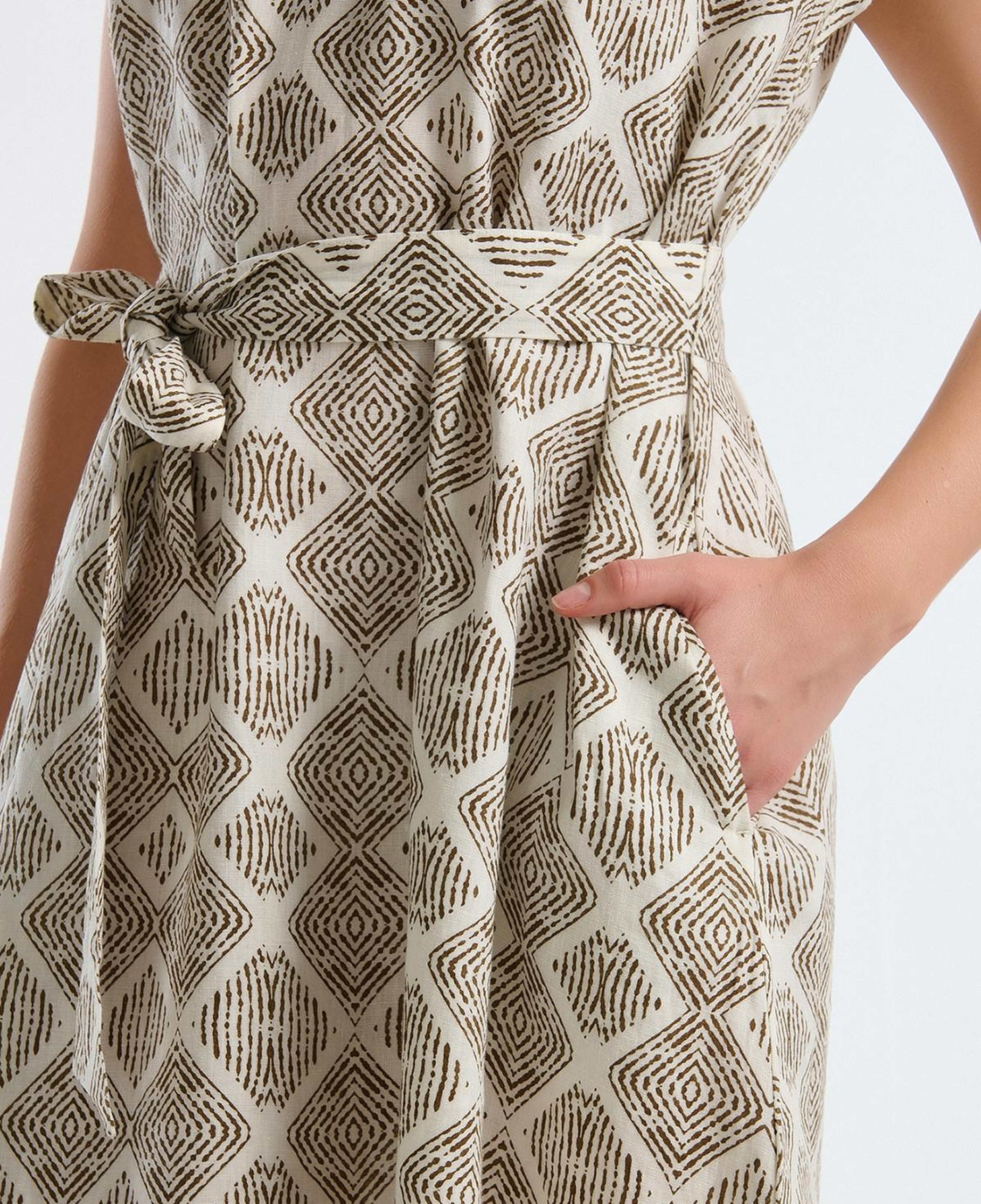 Kadın Beyaz Mix %100 Keten Desenli V Yaka Cepli Uzun Elbise