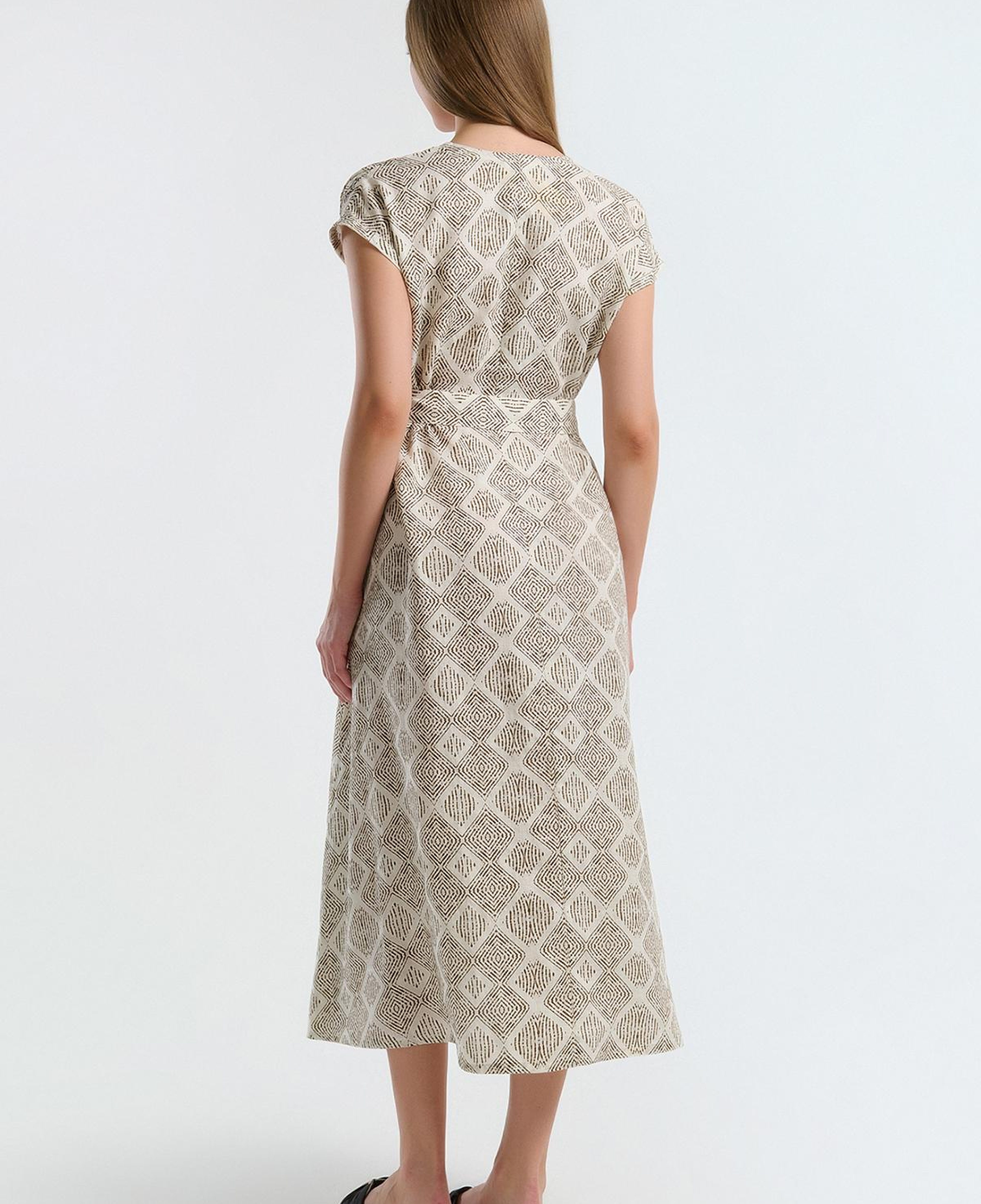 Kadın Beyaz Mix %100 Keten Desenli V Yaka Cepli Uzun Elbise