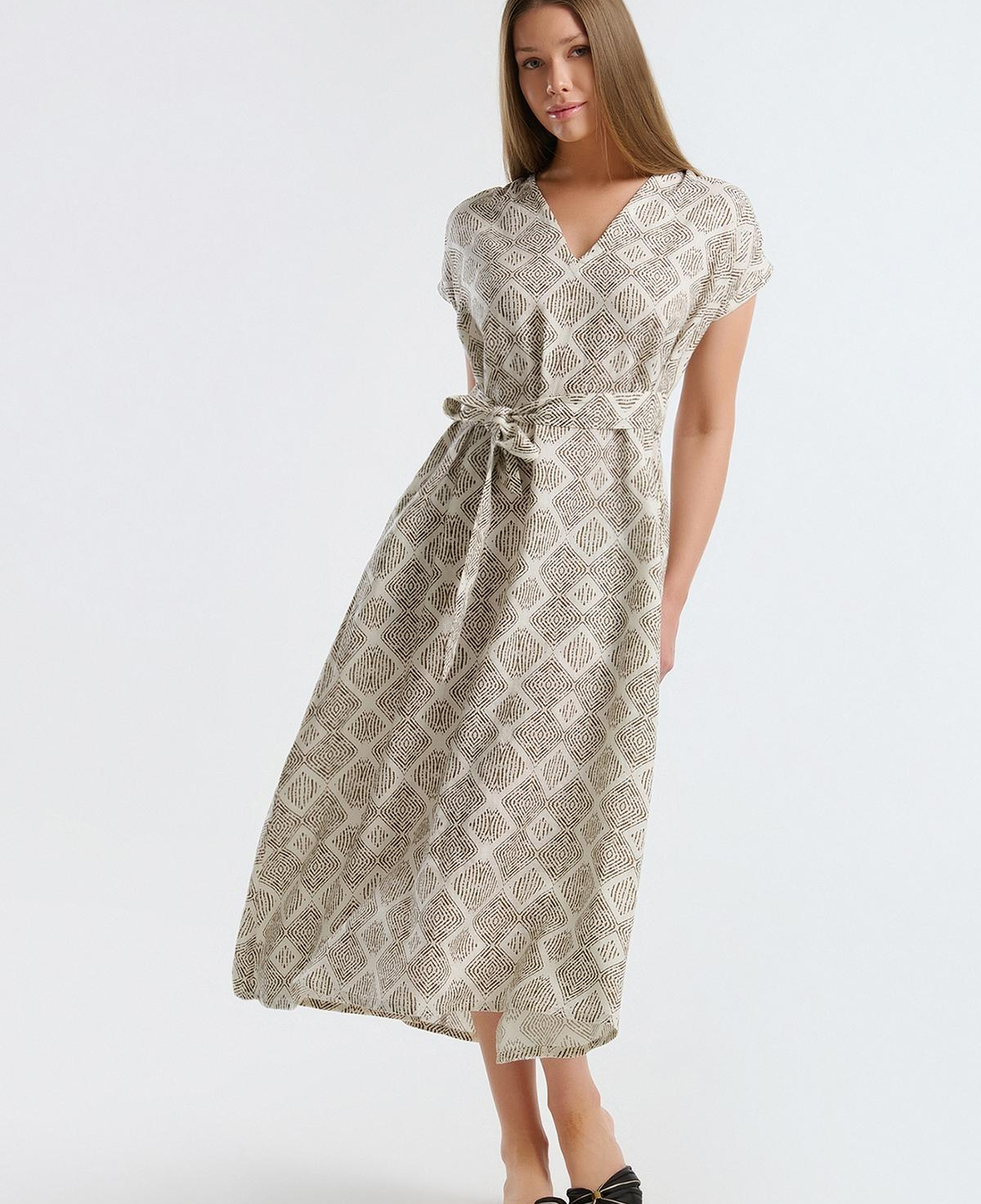 Kadın Beyaz Mix %100 Keten Desenli V Yaka Cepli Uzun Elbise