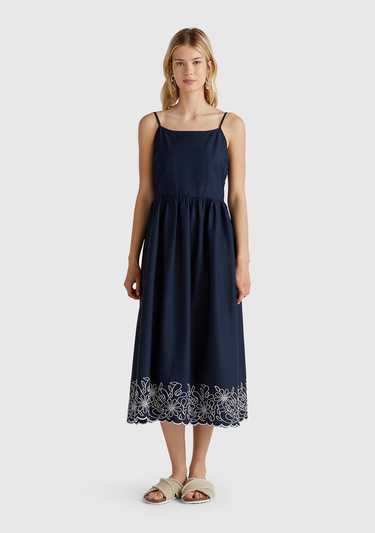 Kadın Lacivert %100 Koton Askılı Etek Ucu İşlemeli Midi Boy Elbise