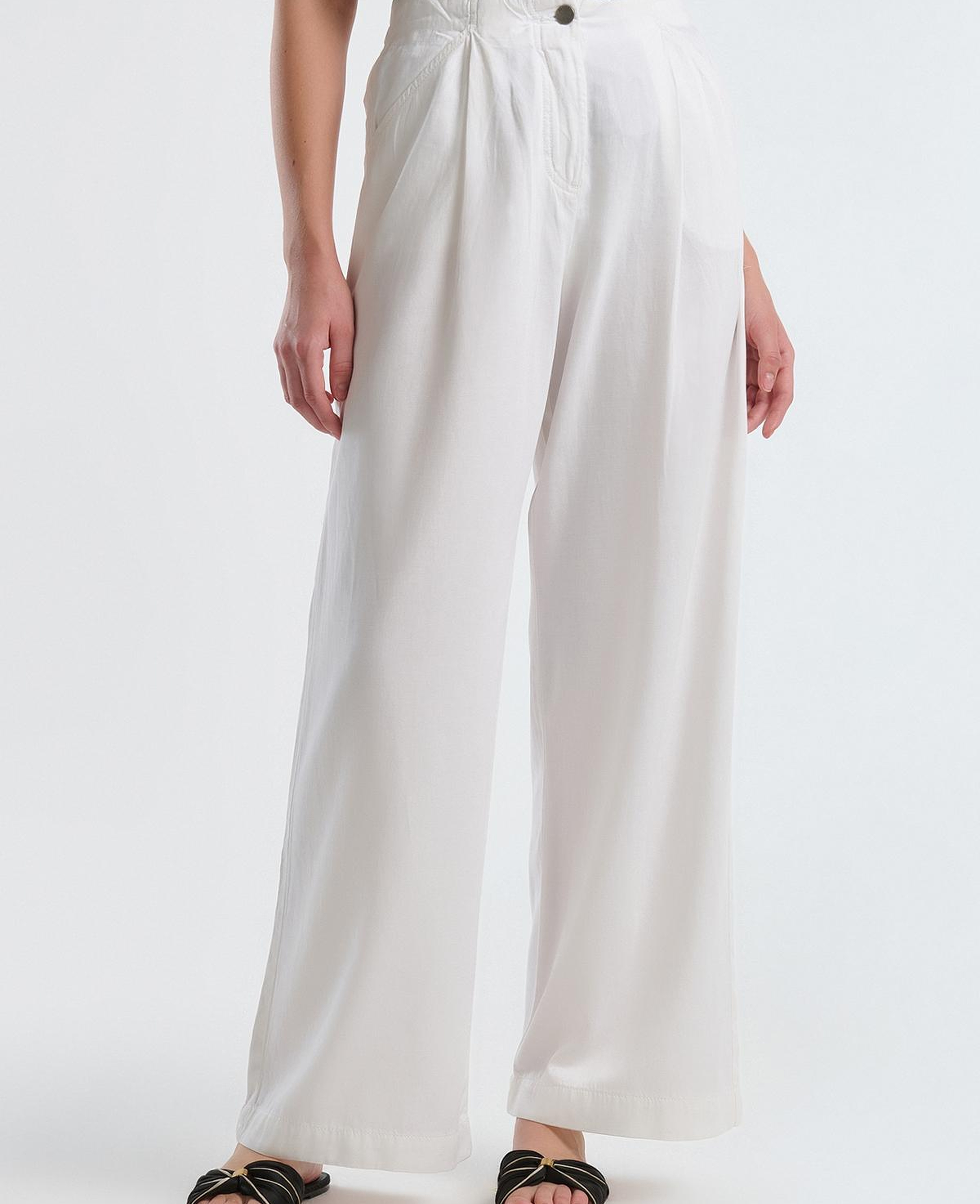 Kadın Beyaz Liyosel Karışımlı Beli Lastikli Geniş Paça Pantolon