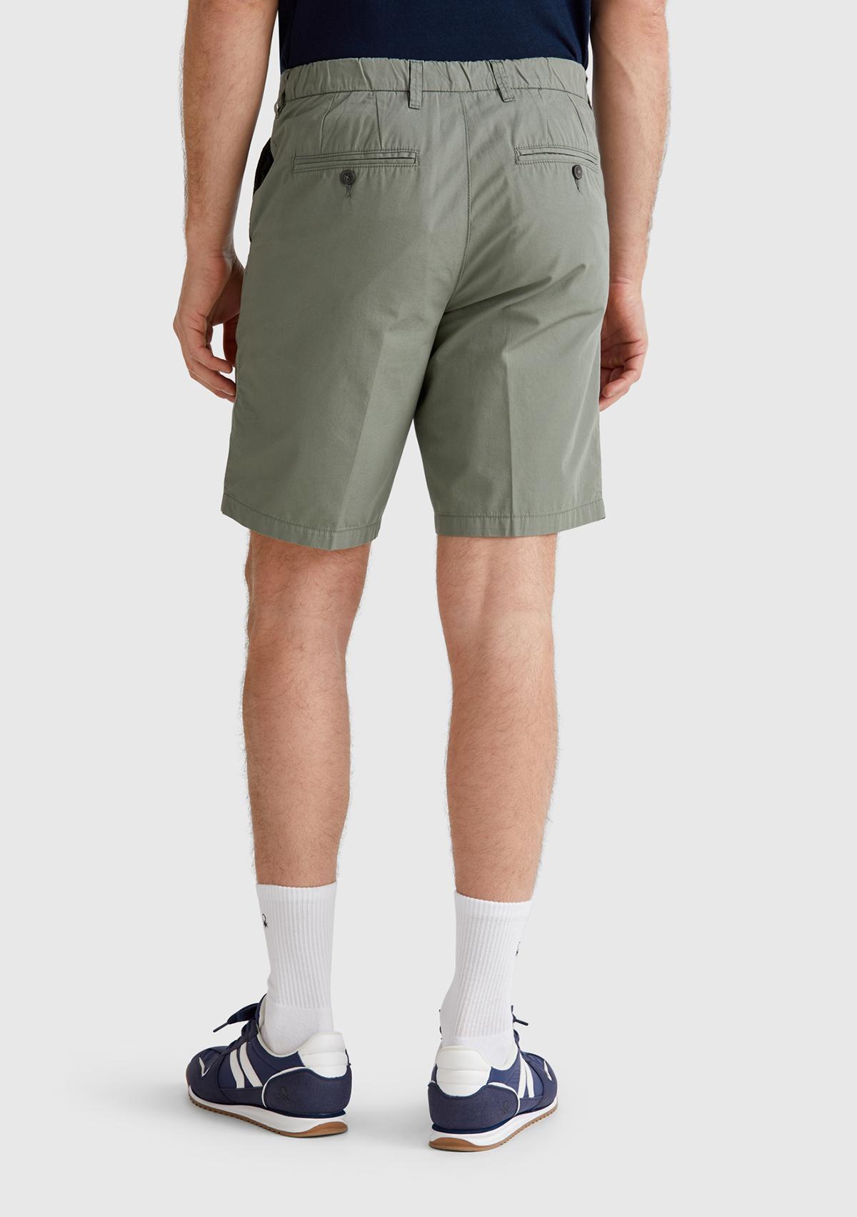 Erkek Soluk Yeşil %100 Koton Paraşüt Kumaş Bermuda Şort