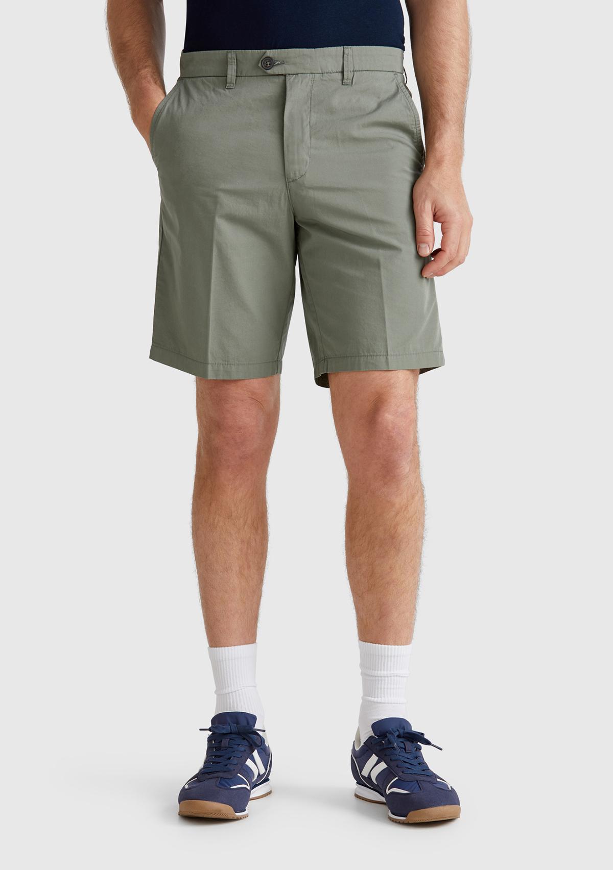 Erkek Soluk Yeşil %100 Koton Paraşüt Kumaş Bermuda Şort