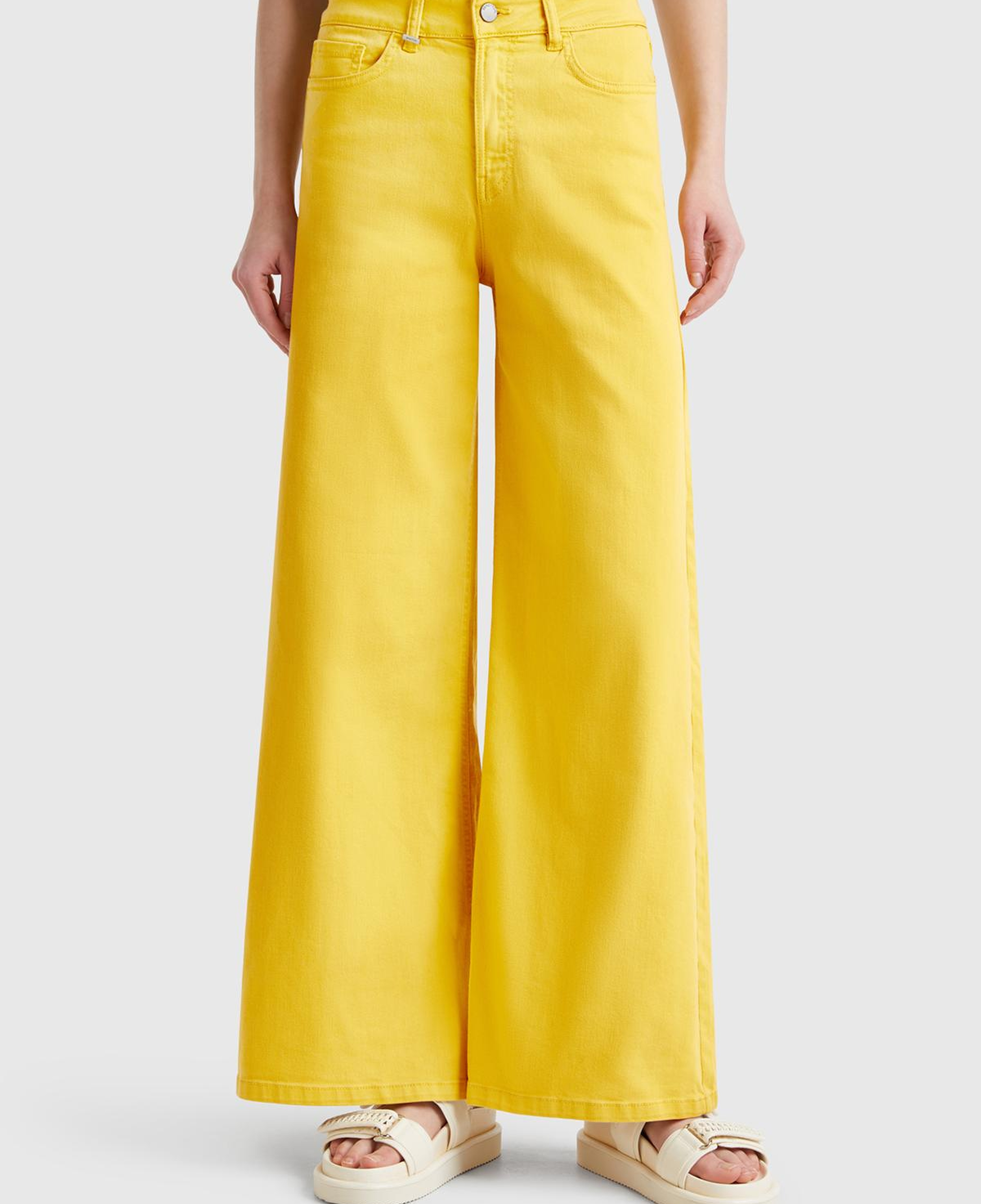 Kadın Sarı Streç Pamuklu Arkası Logo Etiketli Bol Kesim Pantolon