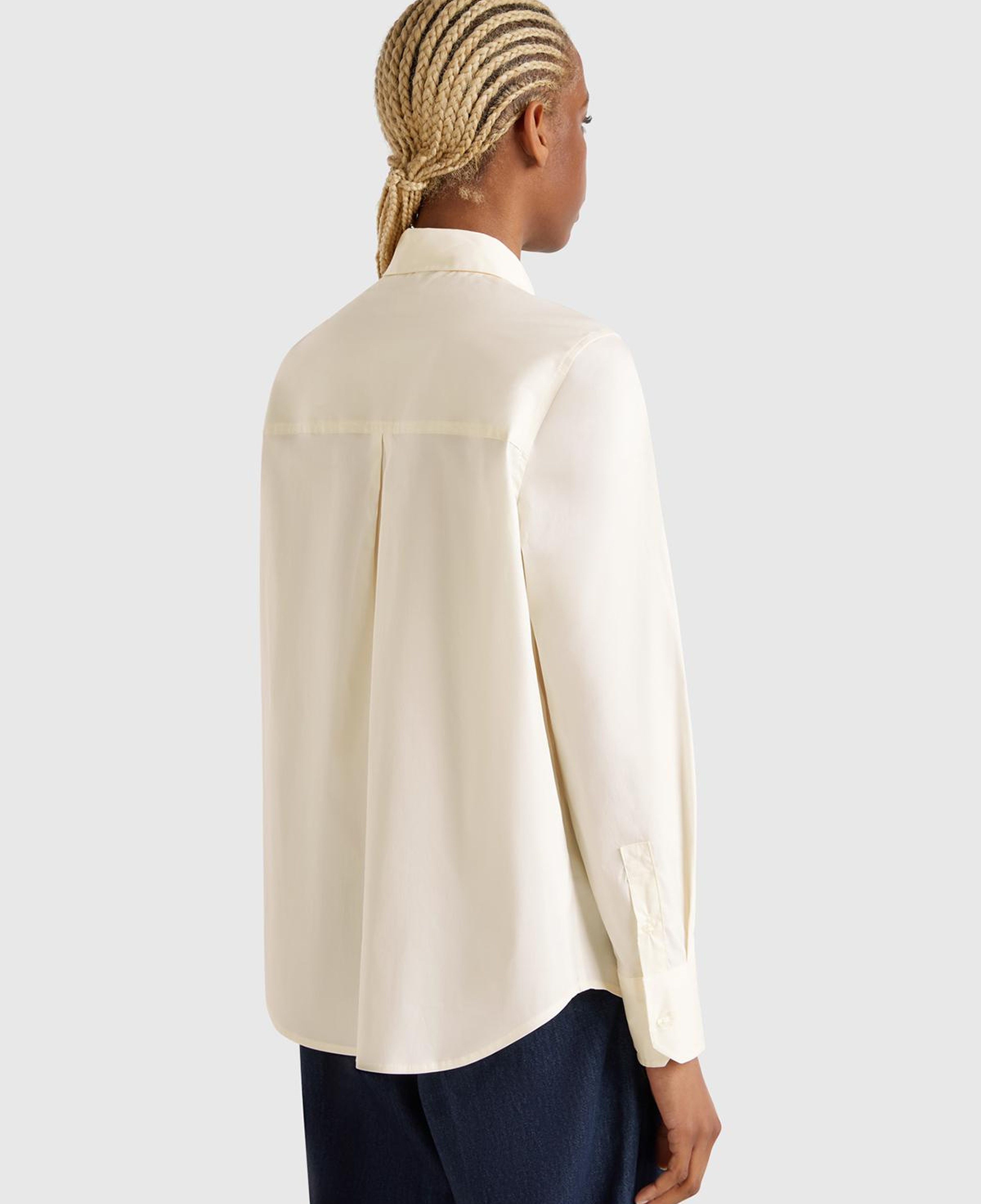 Kadın Krem Koton Karışımlı Yakası İşlemeli Regular Fit Gömlek