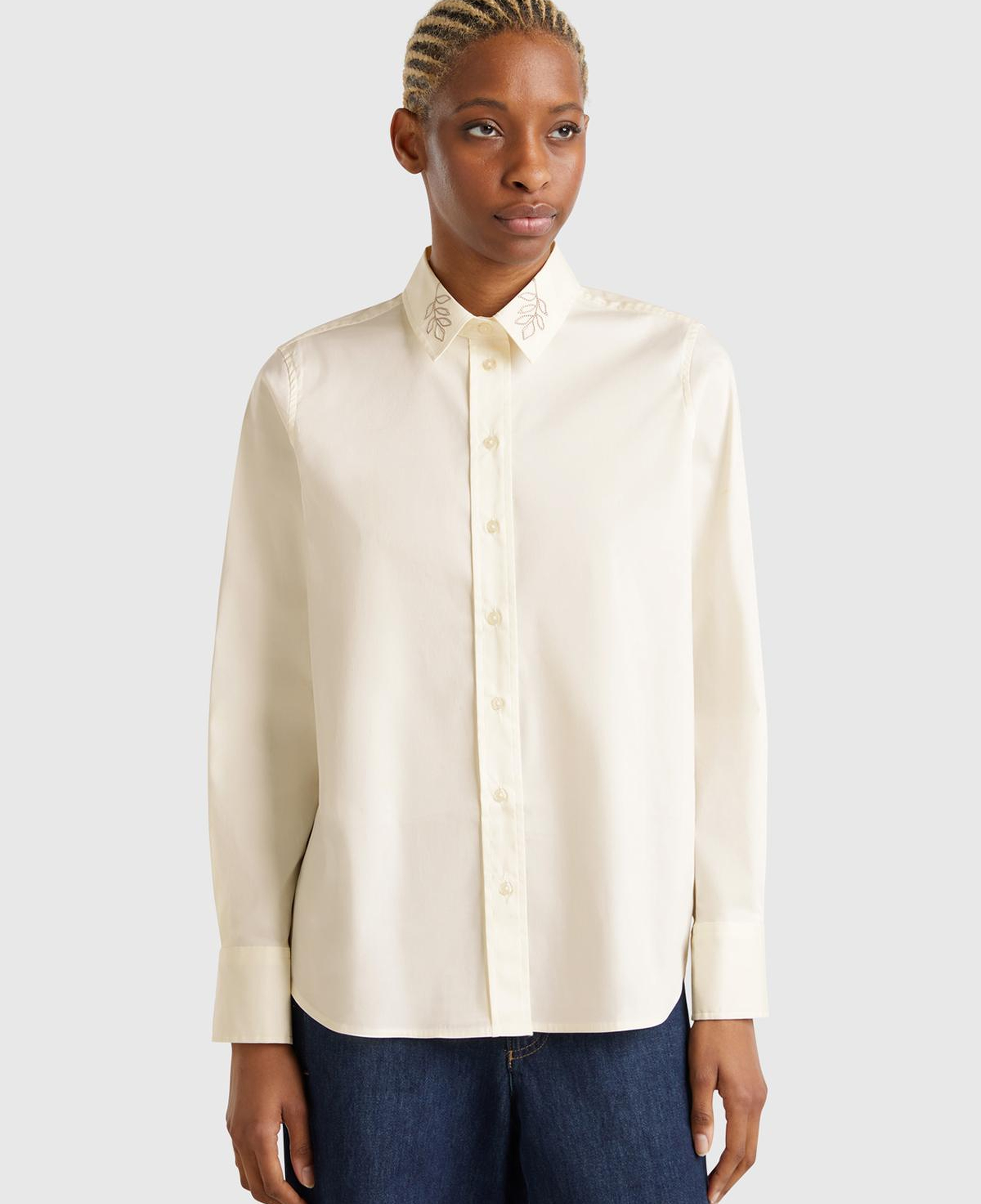 Kadın Krem Koton Karışımlı Yakası İşlemeli Regular Fit Gömlek