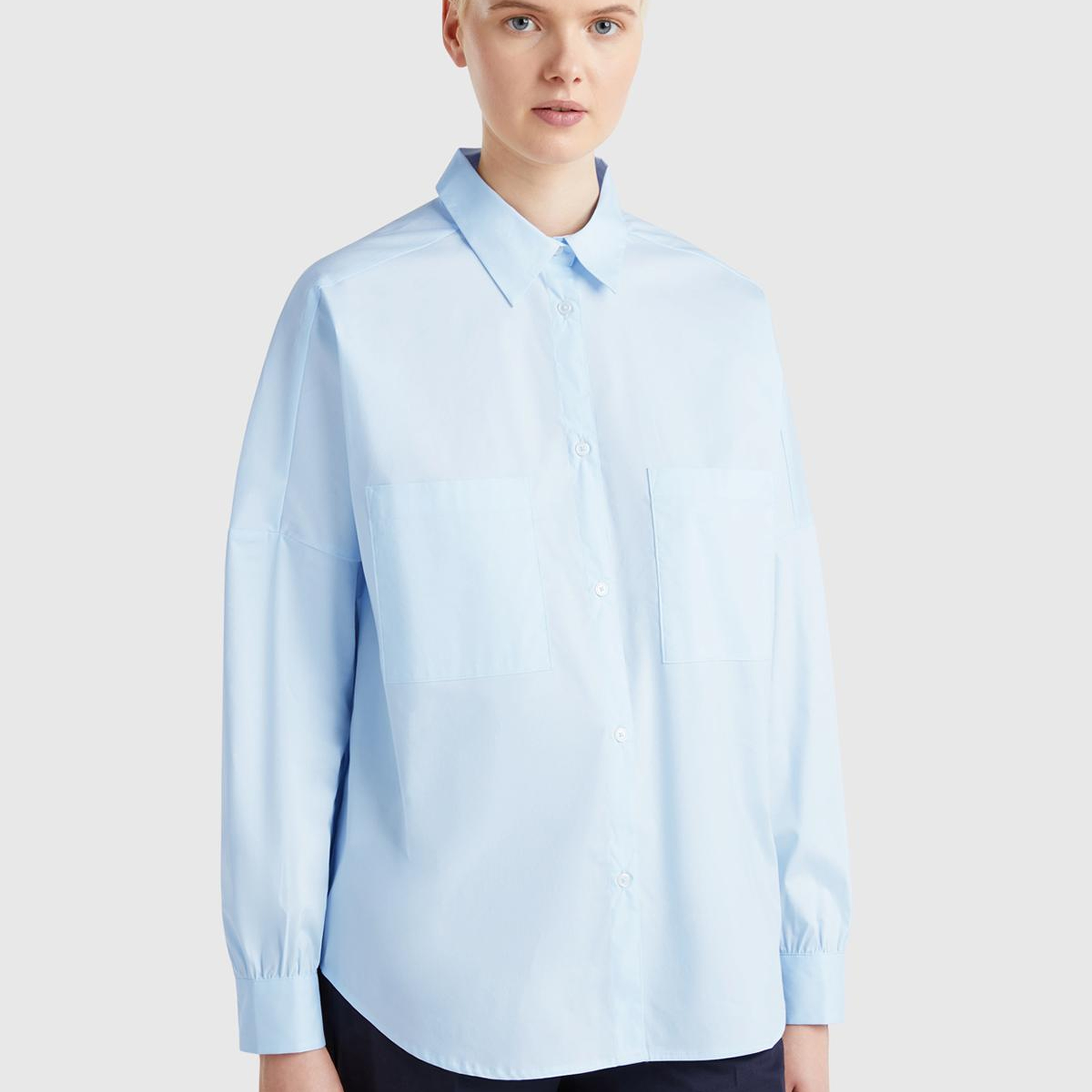 Kadın Açık Mavi Pamuk Karışımlı Kolu Büzgülü Düşük Omuzlu Oversize Gömlek