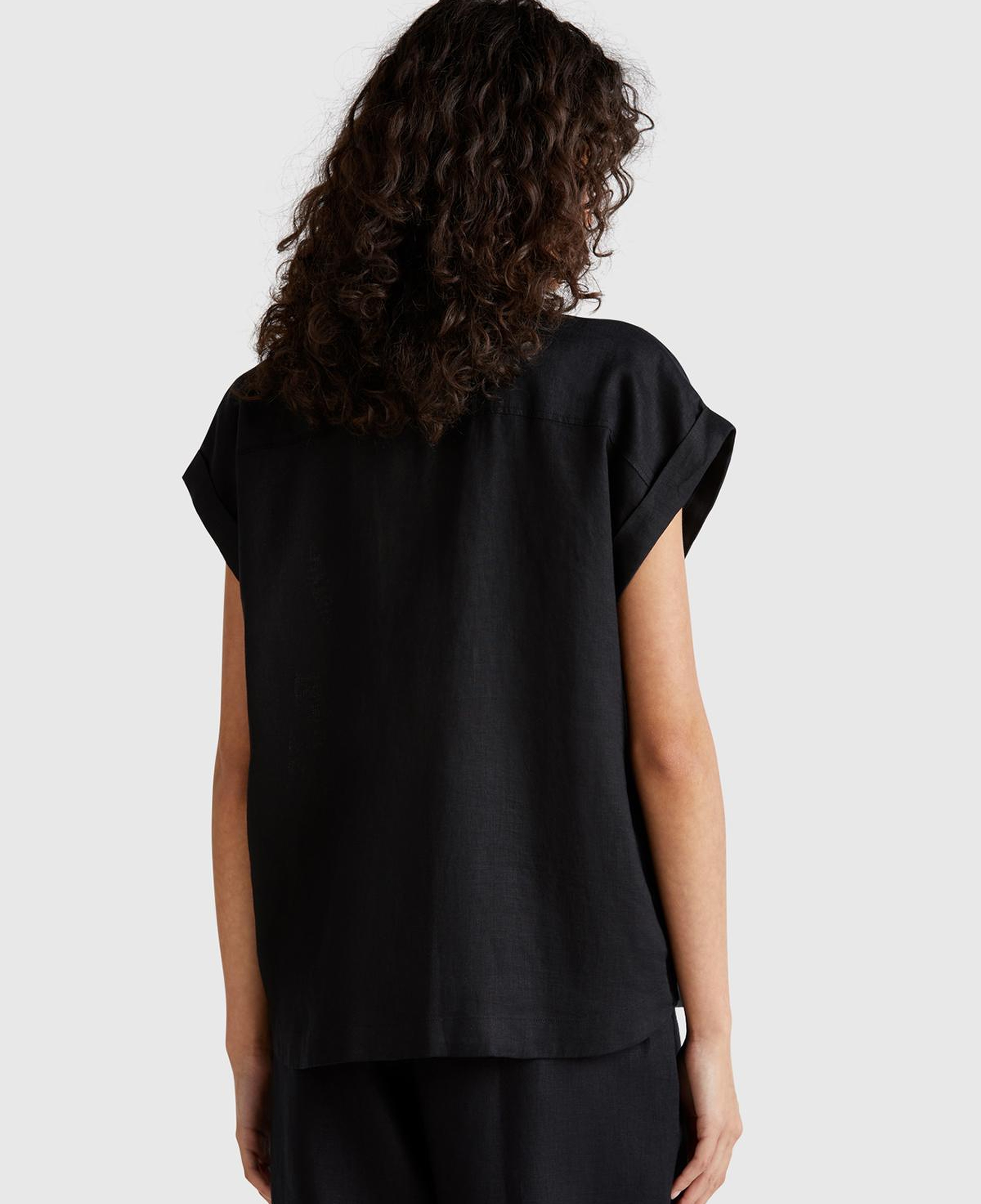 Kadın Siyah %100 Keten Omuz Detaylı Kısa Kollu Gömlek