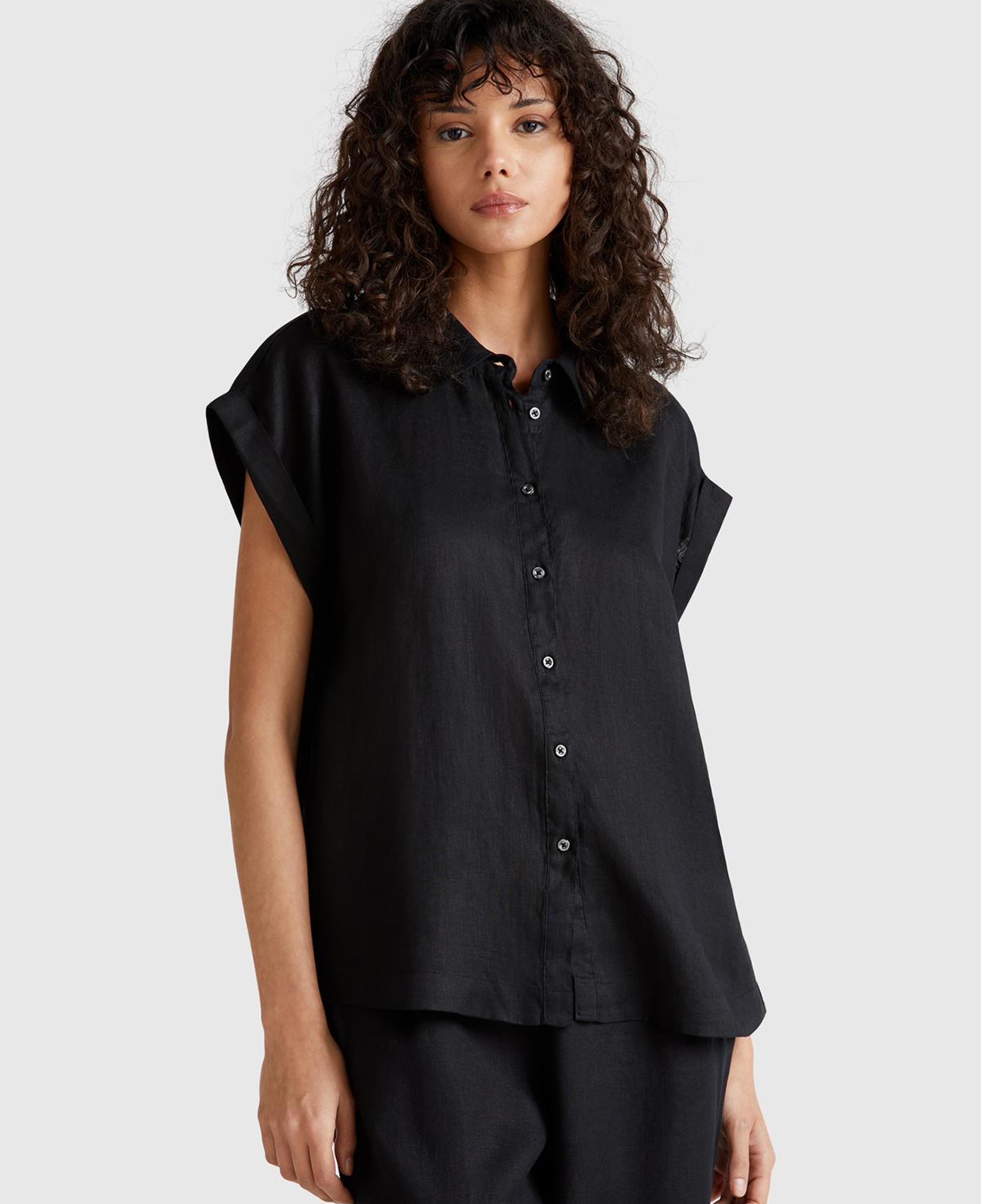 Kadın Siyah %100 Keten Omuz Detaylı Kısa Kollu Gömlek