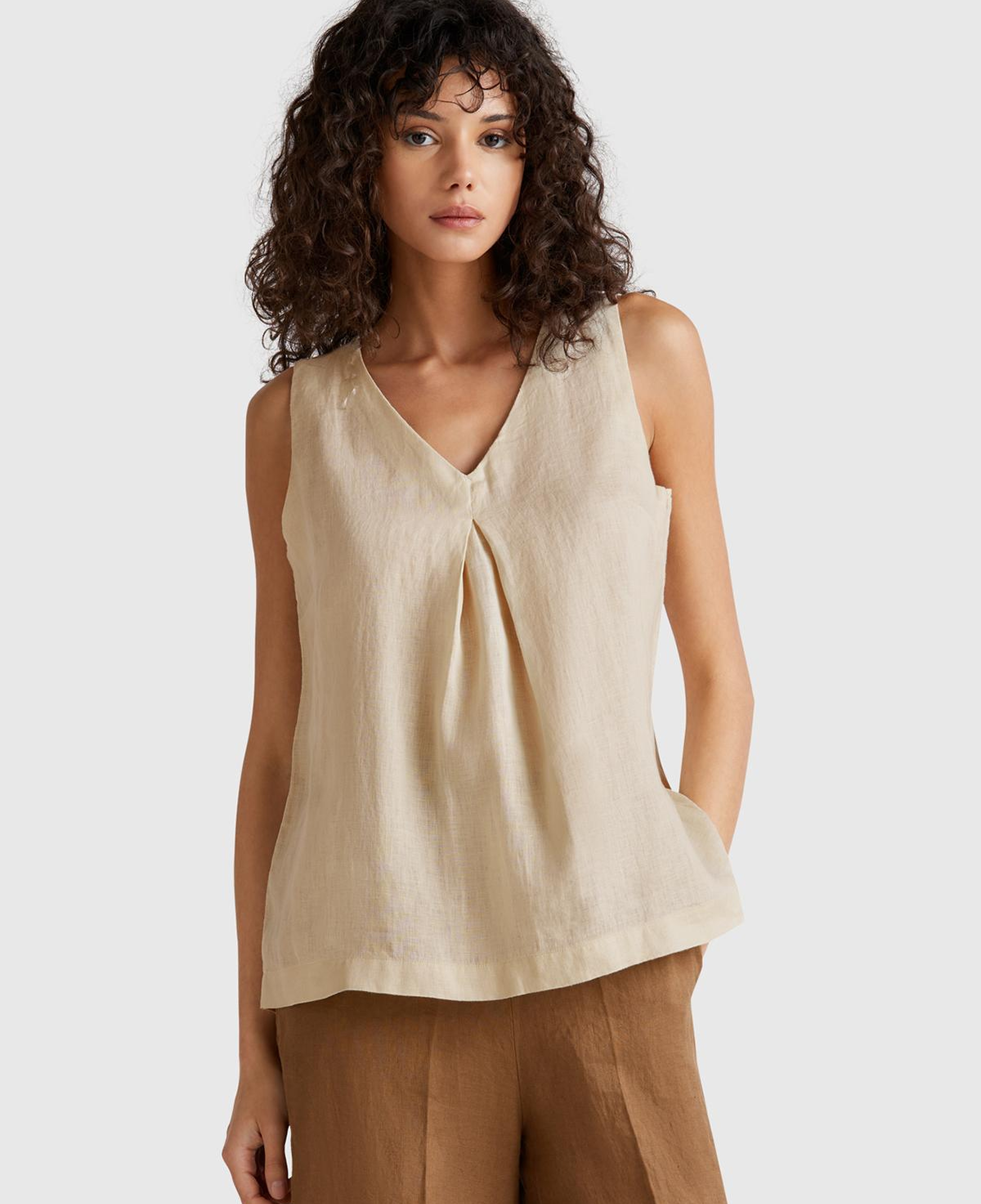 Kadın Taş Rengi %100 Keten V Yaka Kolsuz Geniş Kesim Bluz