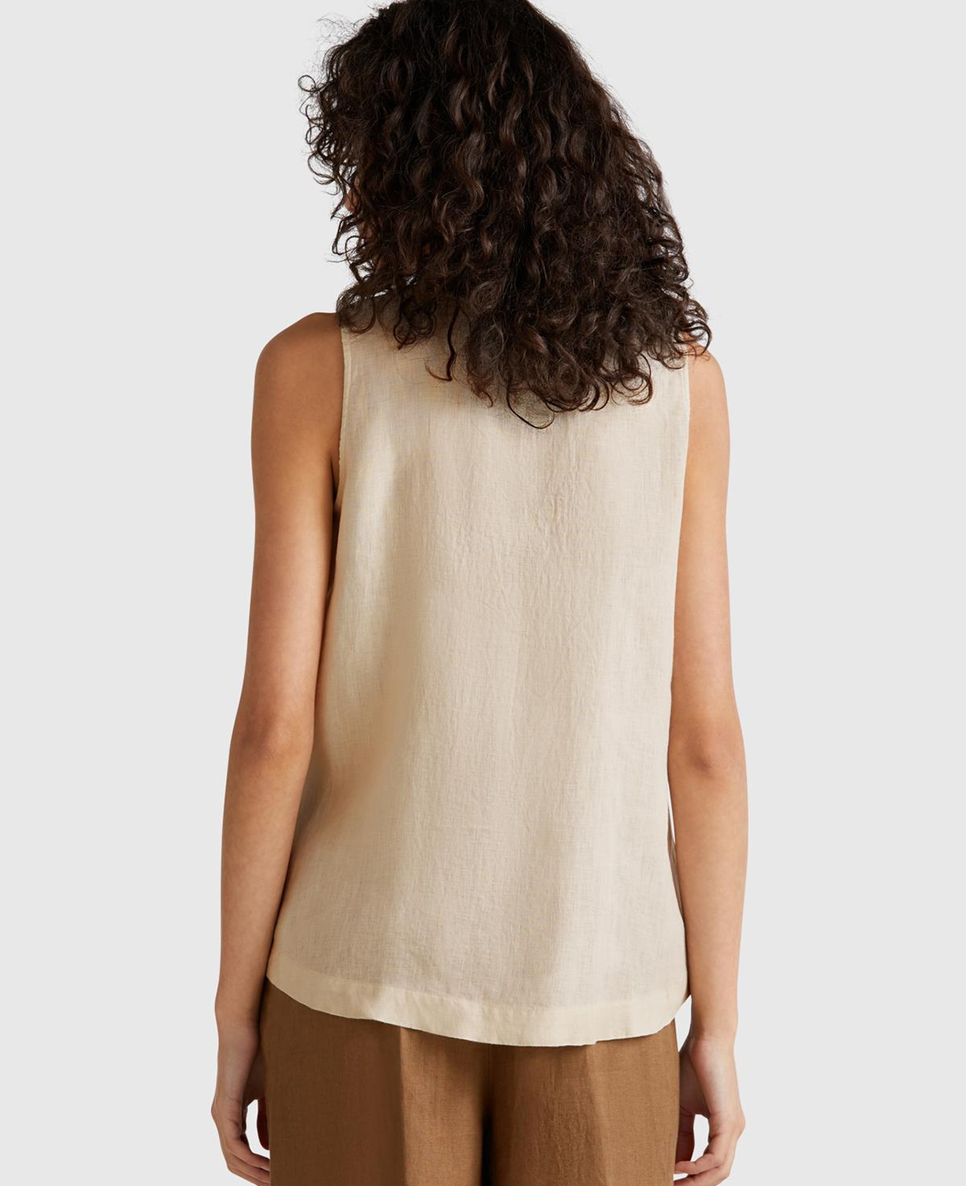 Kadın Taş Rengi %100 Keten V Yaka Kolsuz Geniş Kesim Bluz