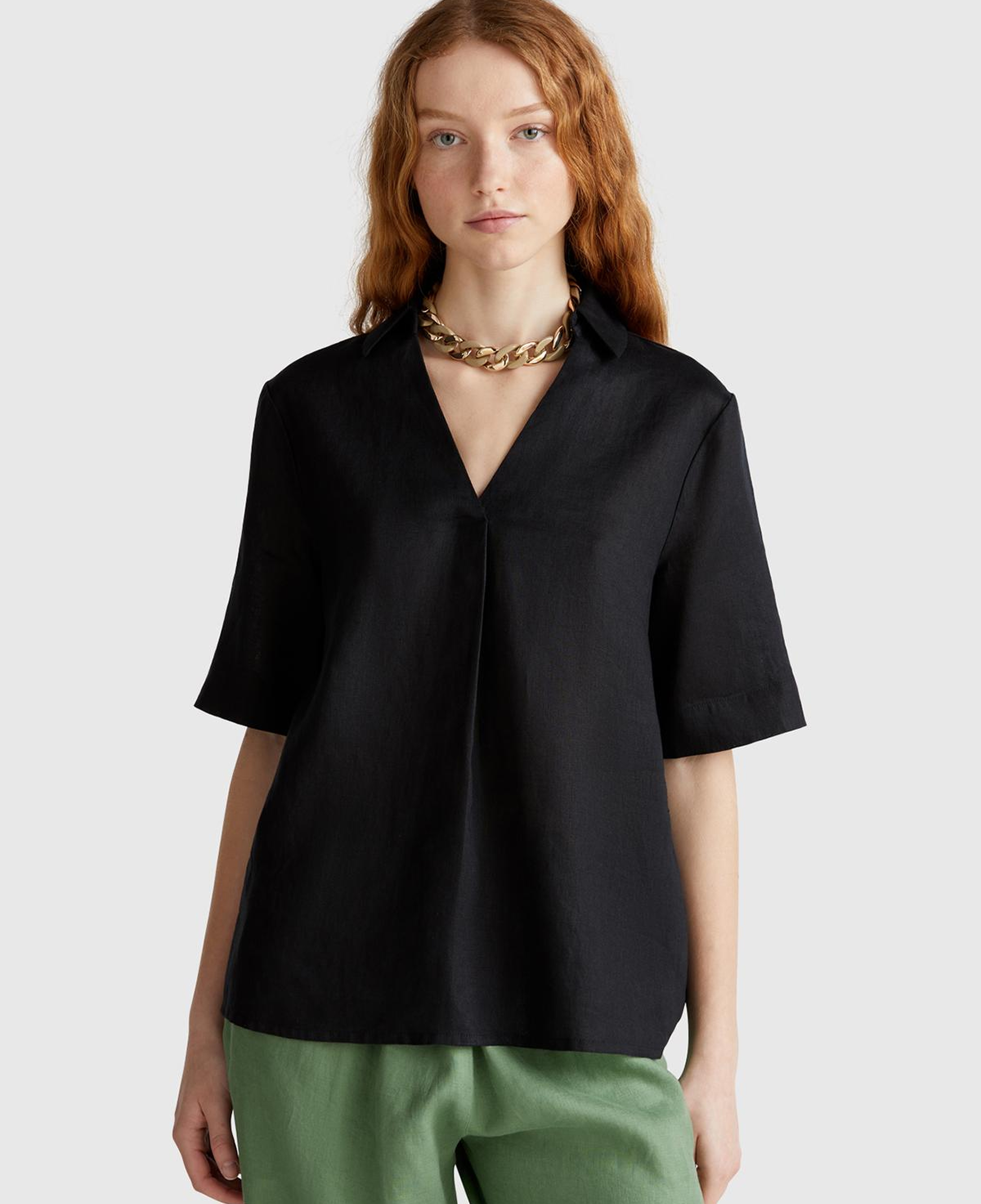 Kadın Siyah %100 Keten Relax Fit V Gömlek Yakalı Kısa Kollu Bluz