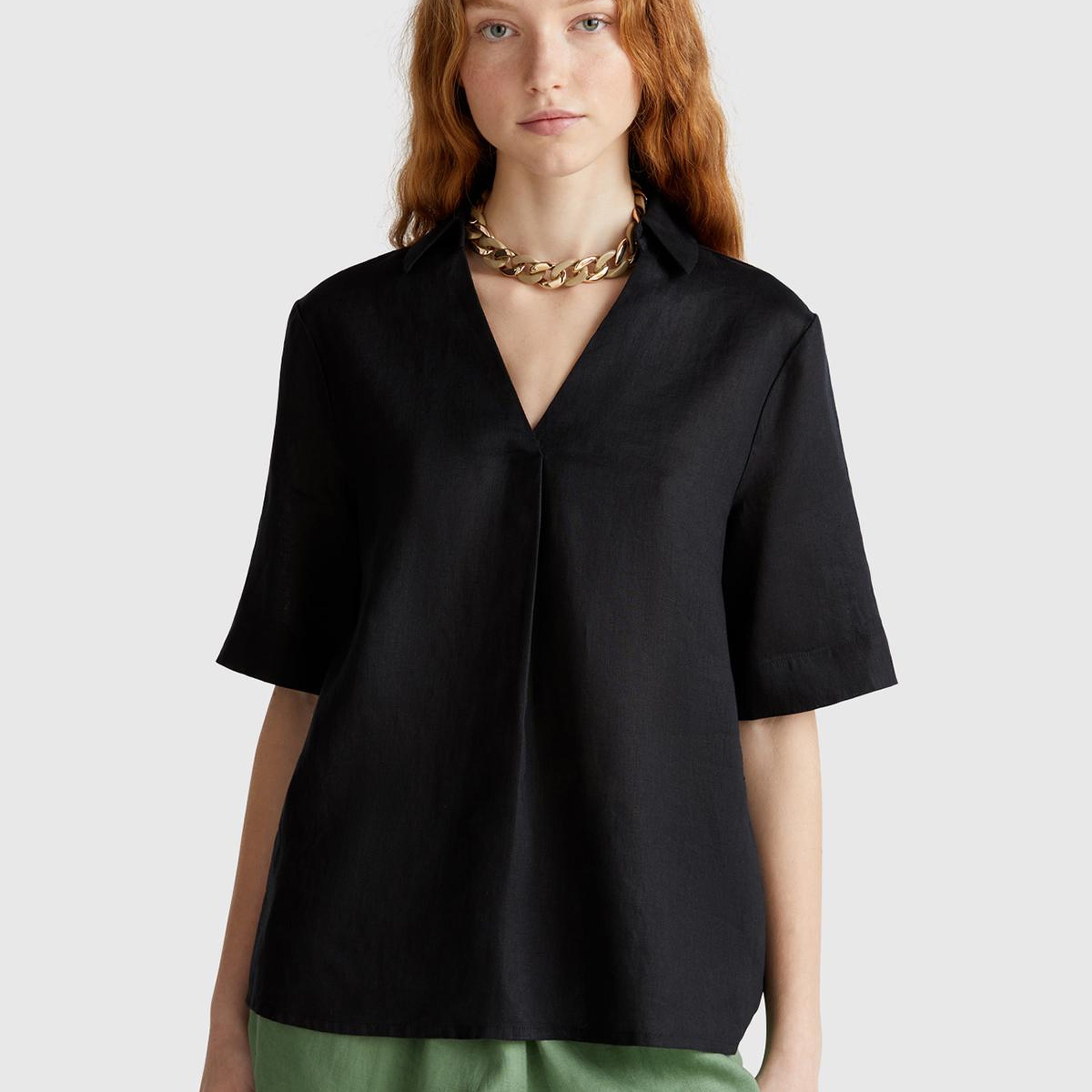 Kadın Siyah %100 Keten Relax Fit V Gömlek Yakalı Kısa Kollu Bluz