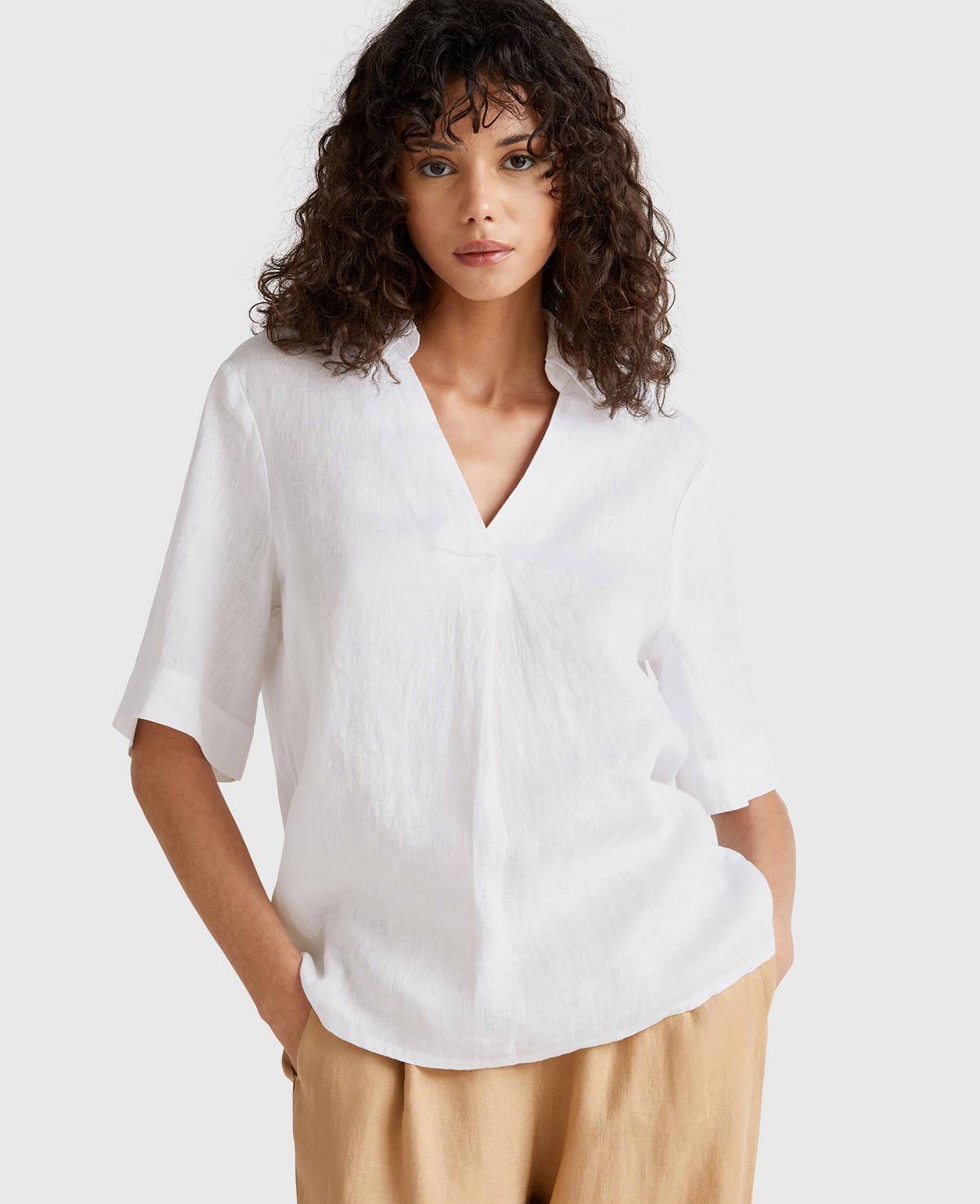 Kadın Beyaz %100 Keten Relax Fit V Gömlek Yakalı Kısa Kollu Bluz