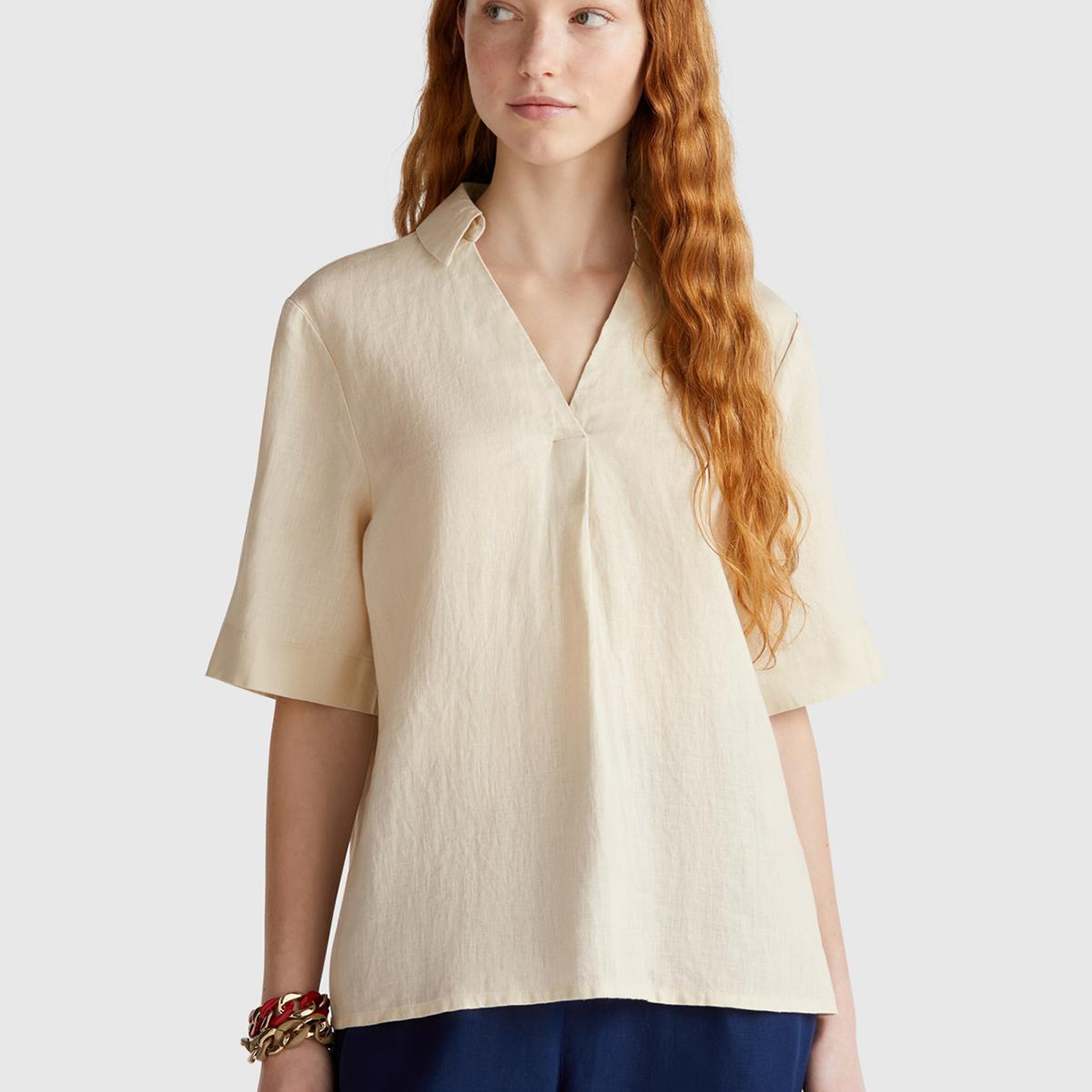 Kadın Taş Rengi %100 Keten Relax Fit V Gömlek Yakalı Kısa Kollu Bluz
