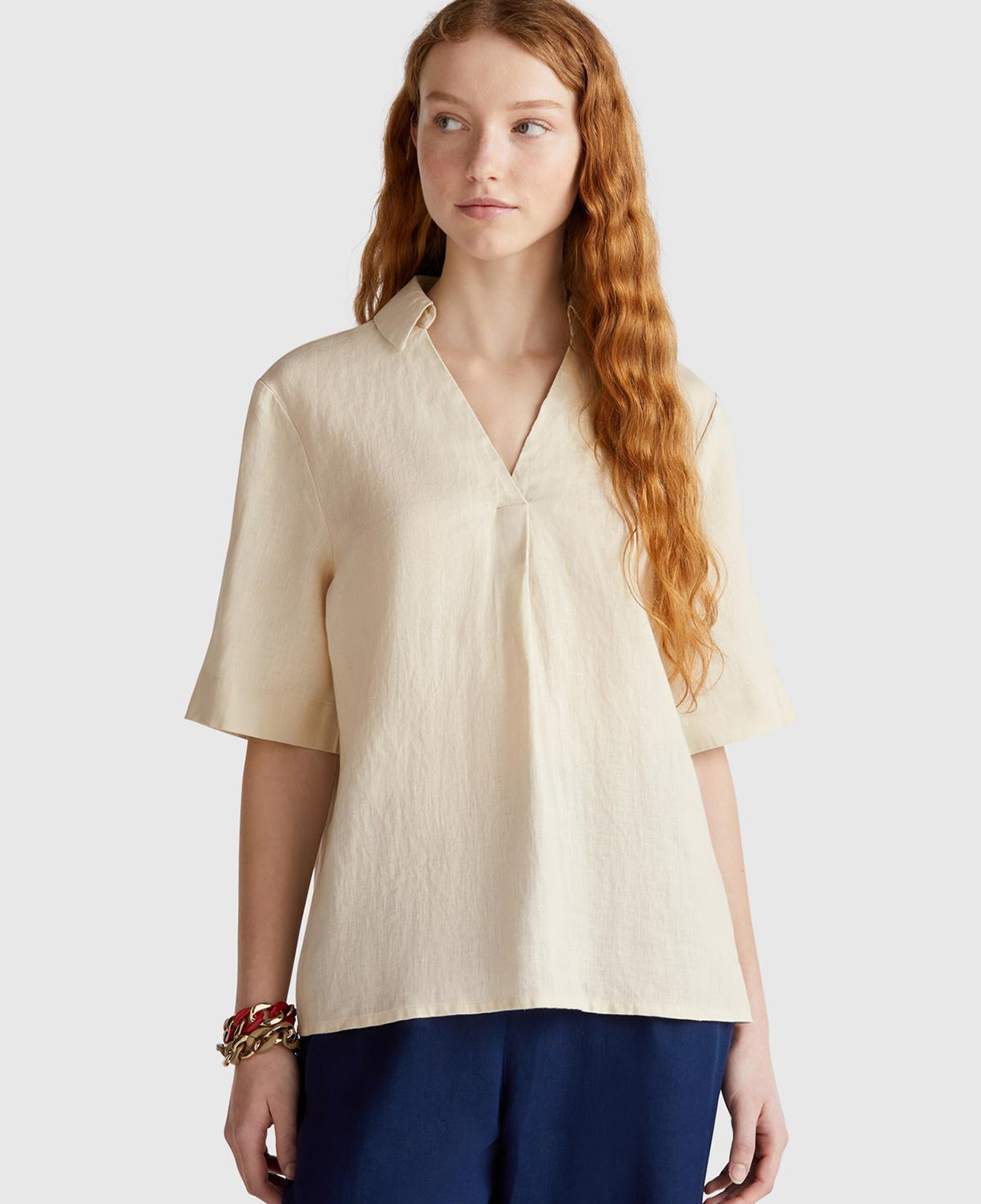 Kadın Taş Rengi %100 Keten Relax Fit V Gömlek Yakalı Kısa Kollu Bluz