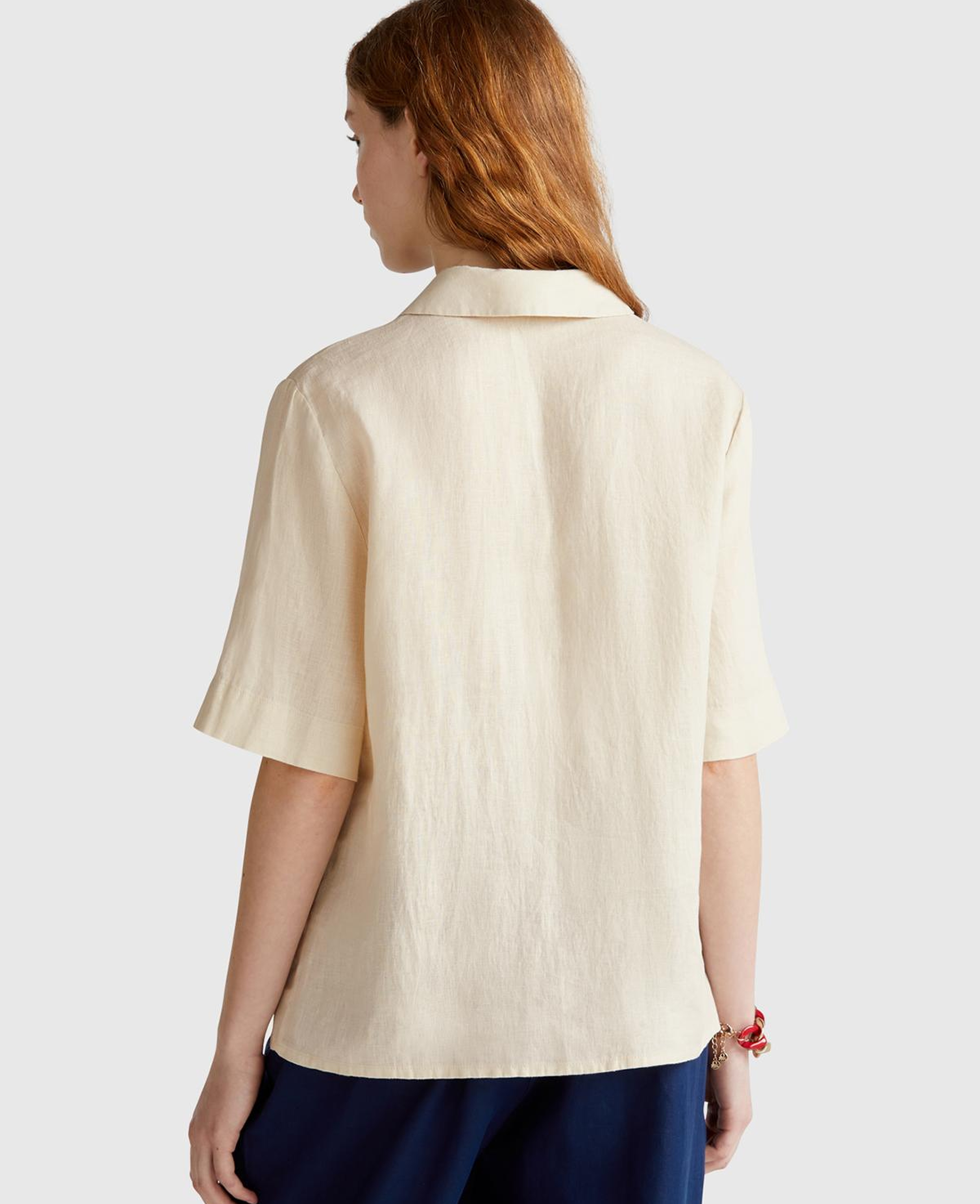 Kadın Taş Rengi %100 Keten Relax Fit V Gömlek Yakalı Kısa Kollu Bluz