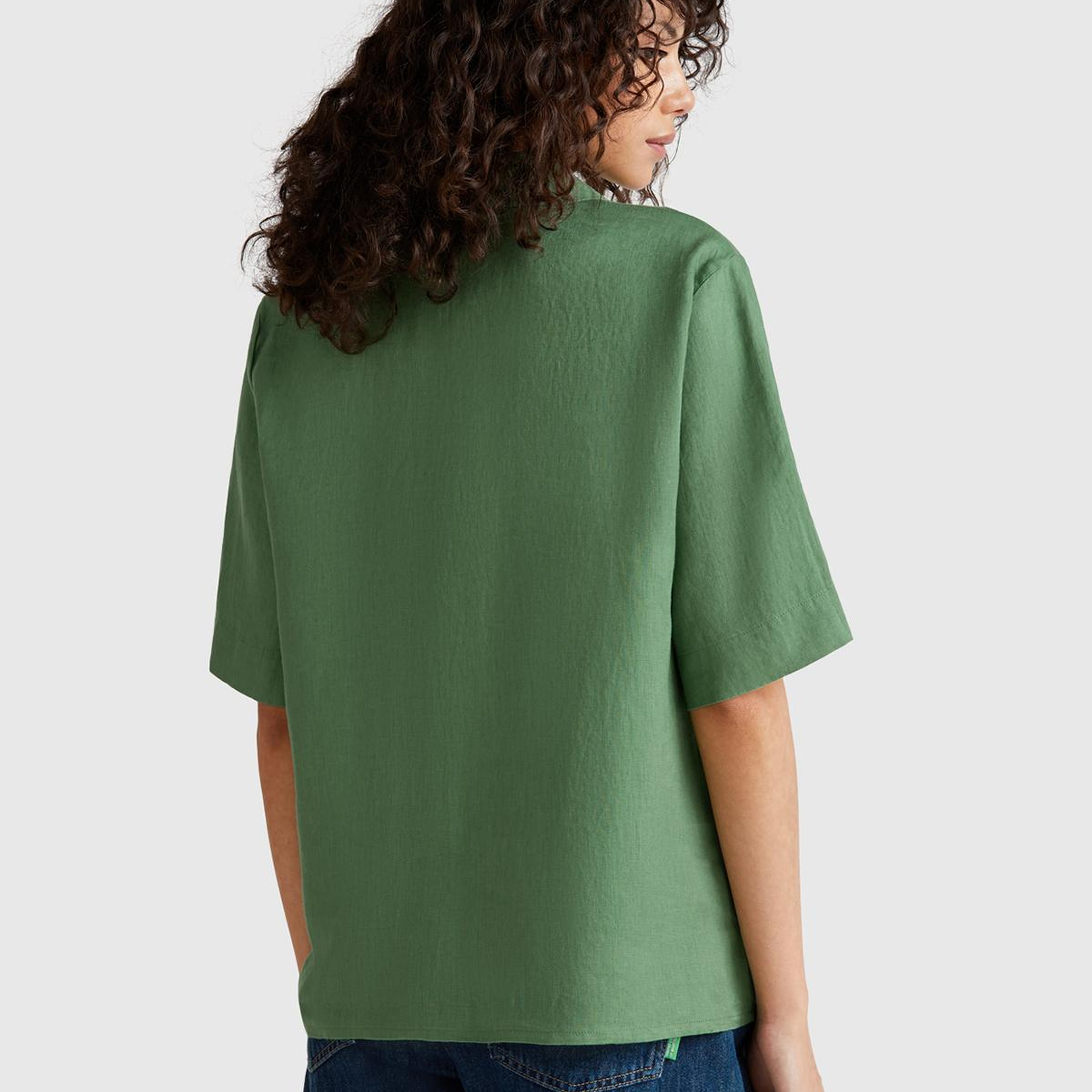 Kadın Açık Yeşil %100 Keten Relax Fit V Gömlek Yakalı Kısa Kollu Bluz