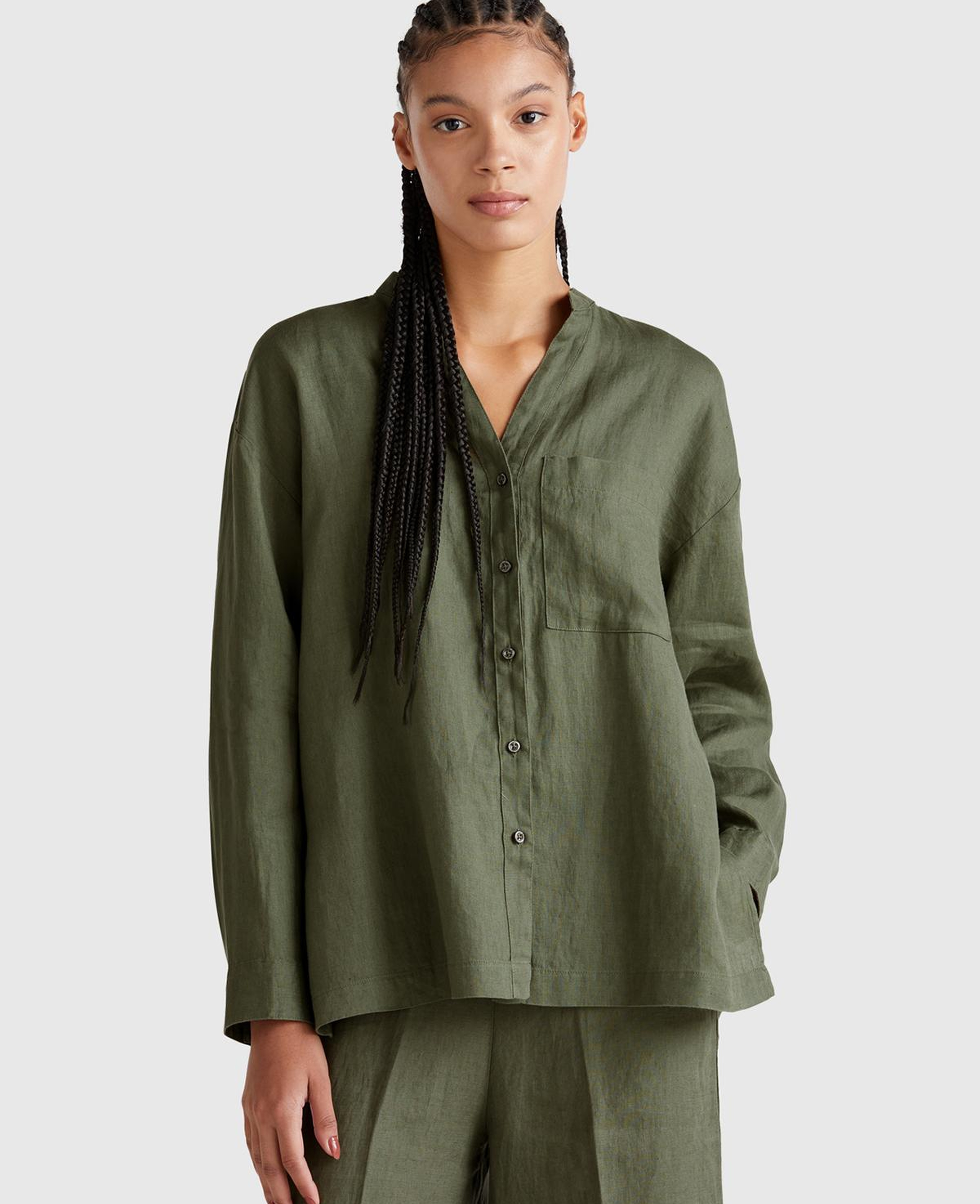 Kadın Haki %100 Keten Sol Önü Cepli Oversize Mandarin Yaka Gömlek