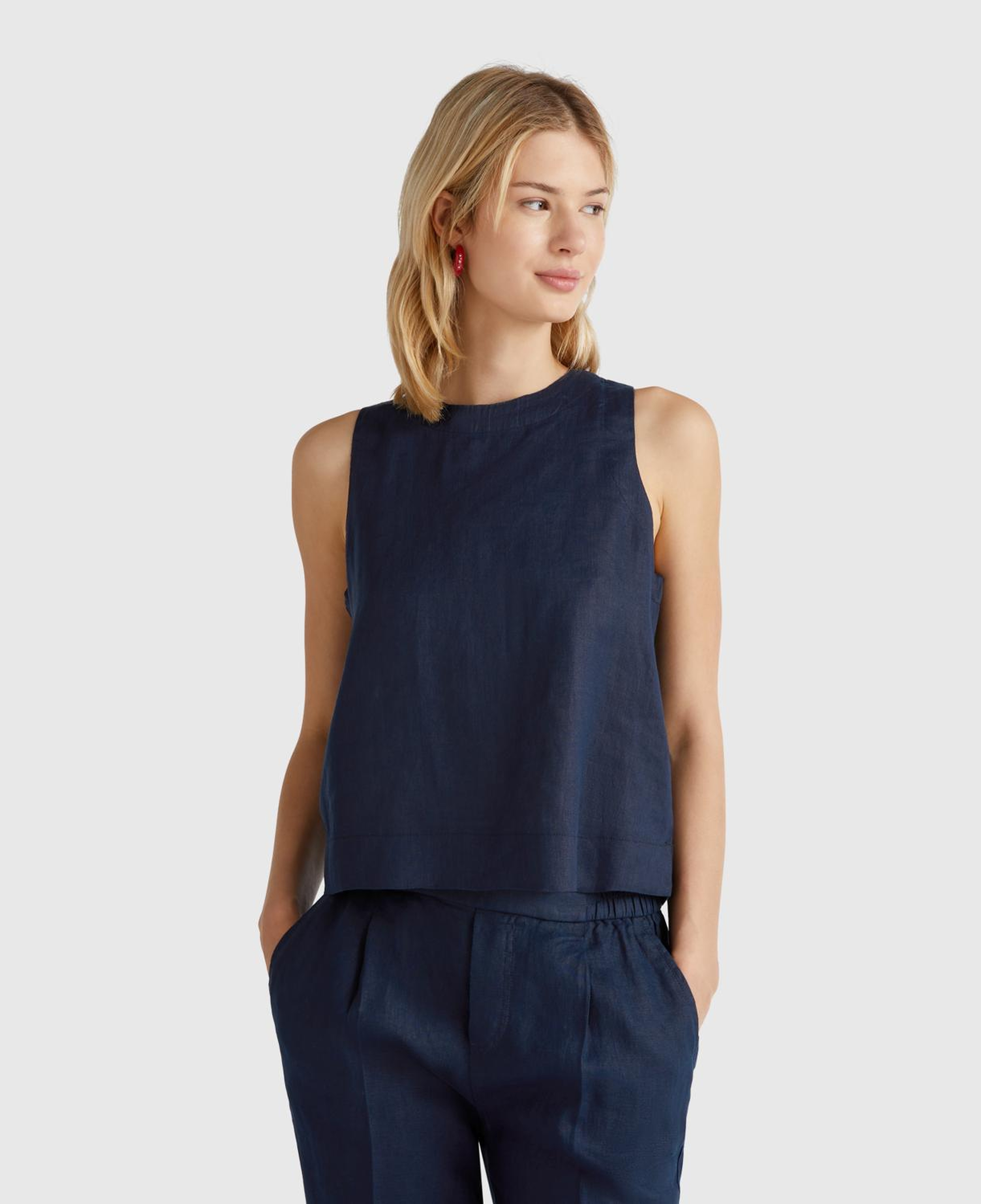 Kadın Lacivert %100 Keten Kolsuz Bluz