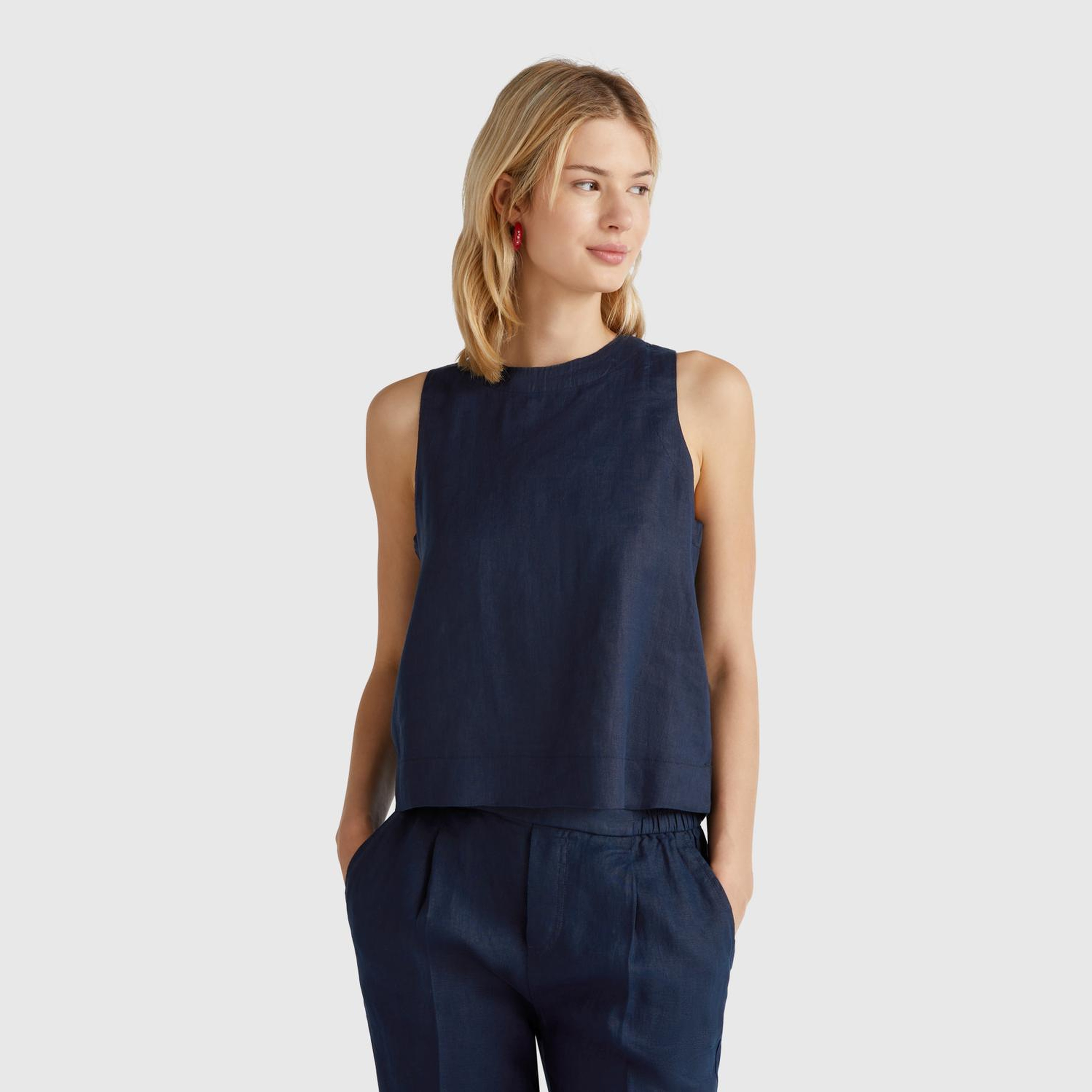 Kadın Lacivert %100 Keten Kolsuz Bluz