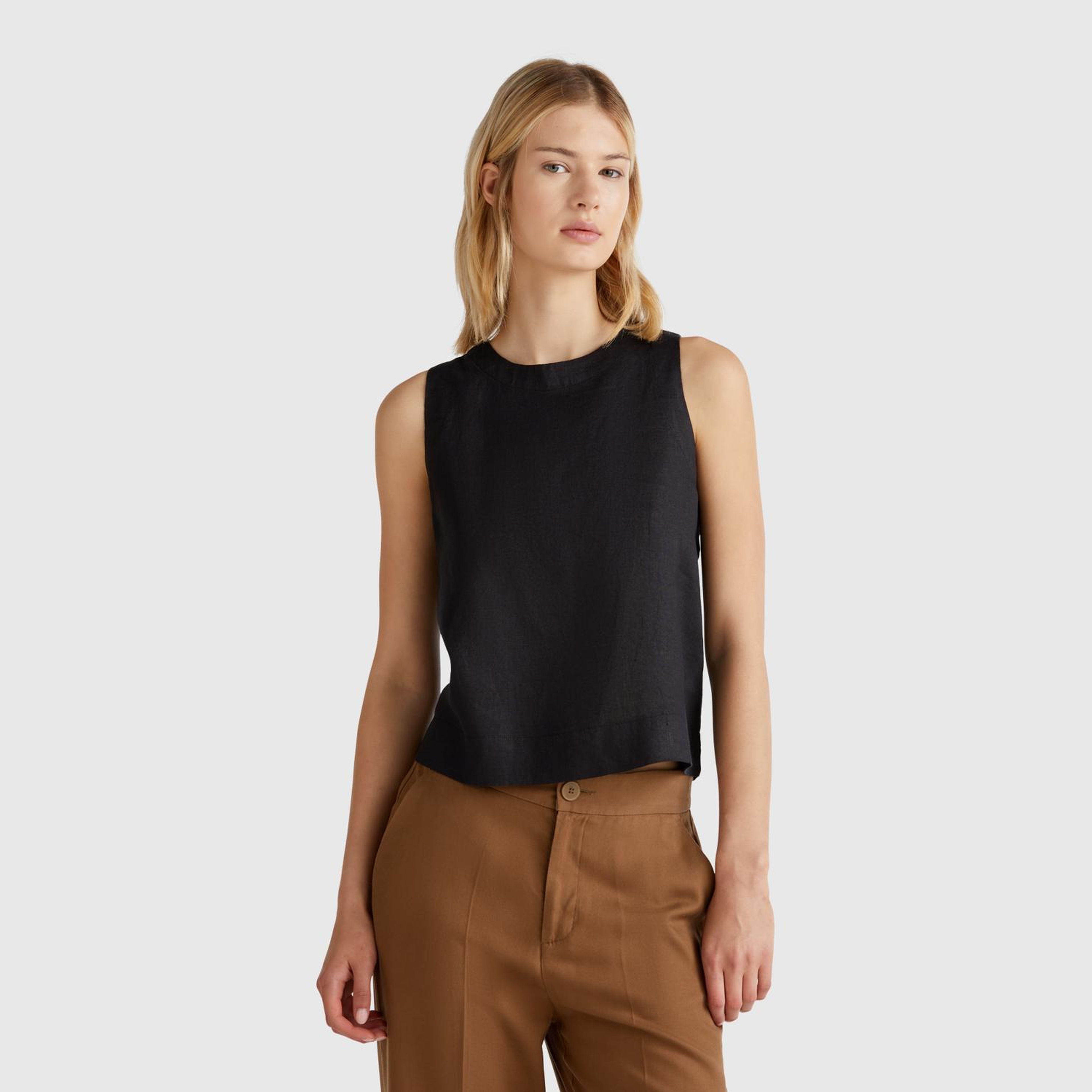 Kadın Siyah %100 Keten Kolsuz Bluz