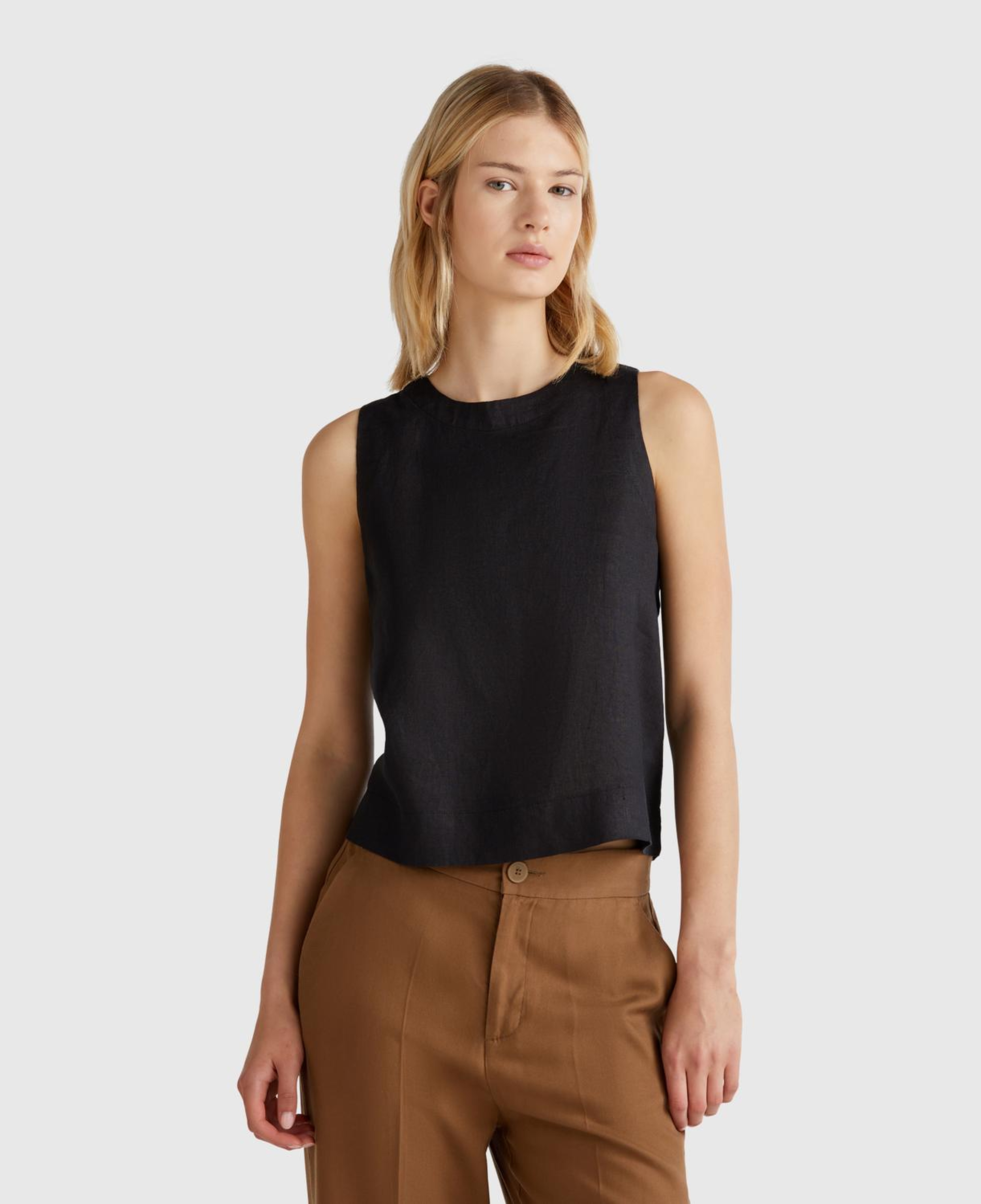 Kadın Siyah %100 Keten Kolsuz Bluz