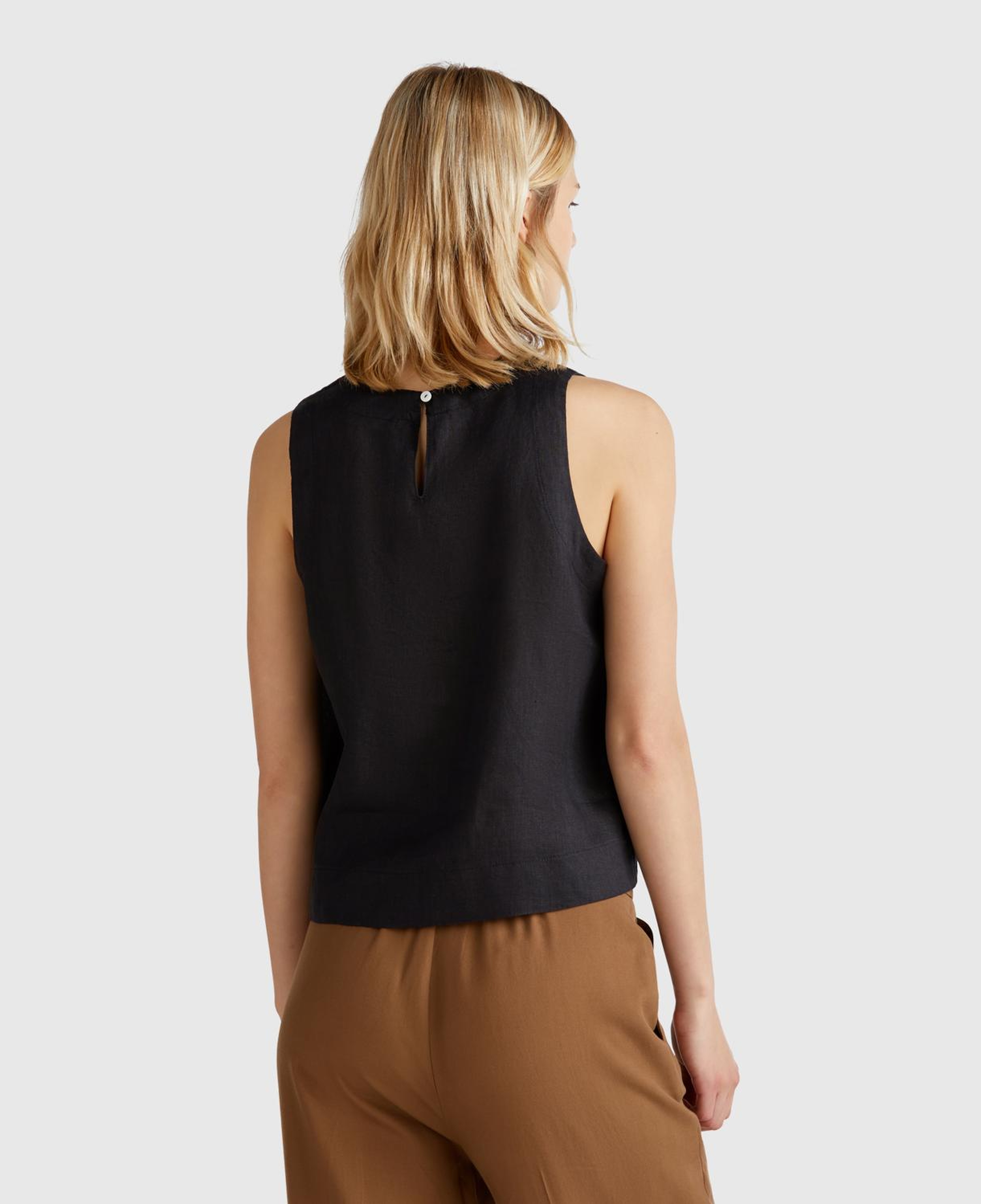 Kadın Siyah %100 Keten Kolsuz Bluz